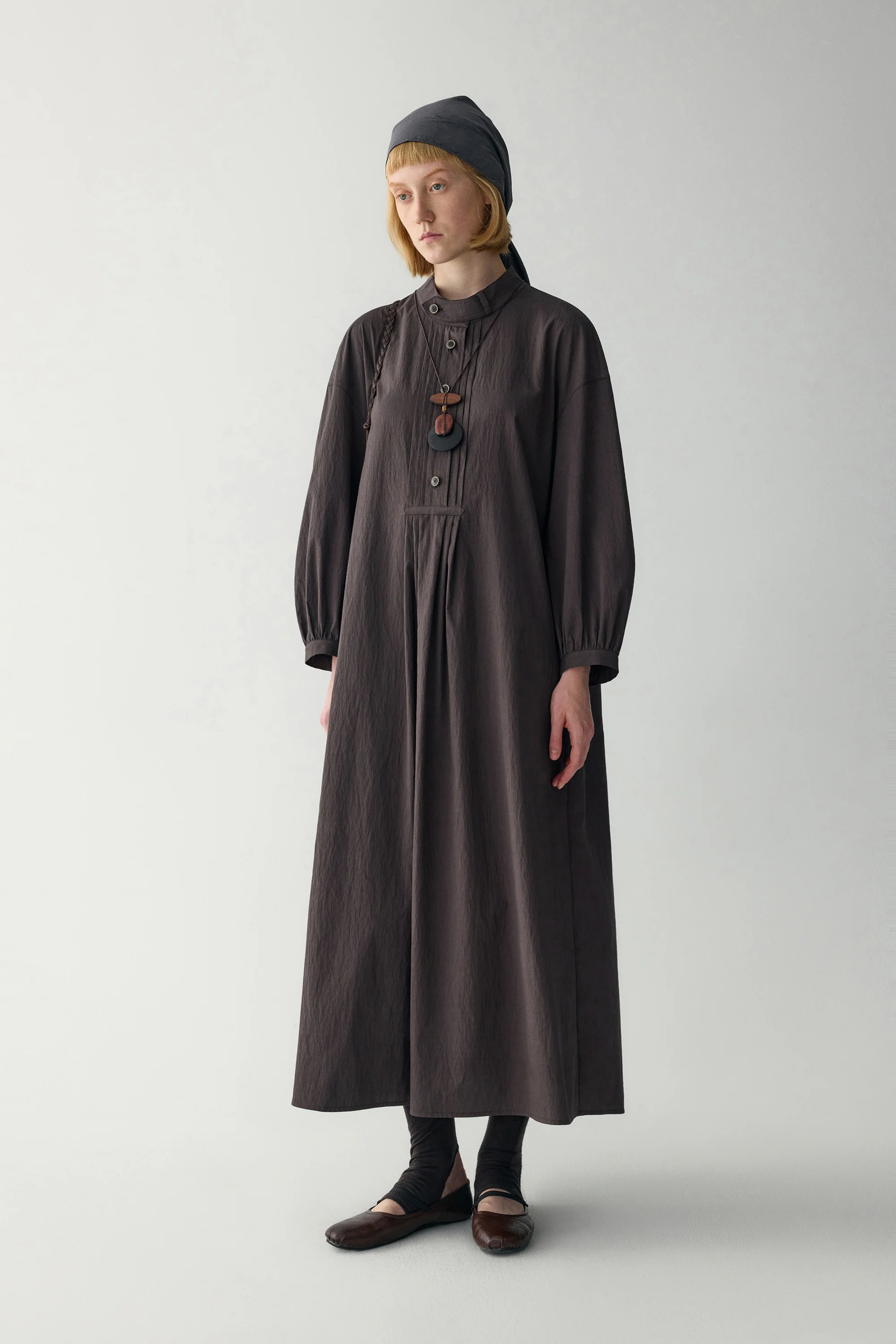 Loose-fit Pleated Plastron Dress - Image 12