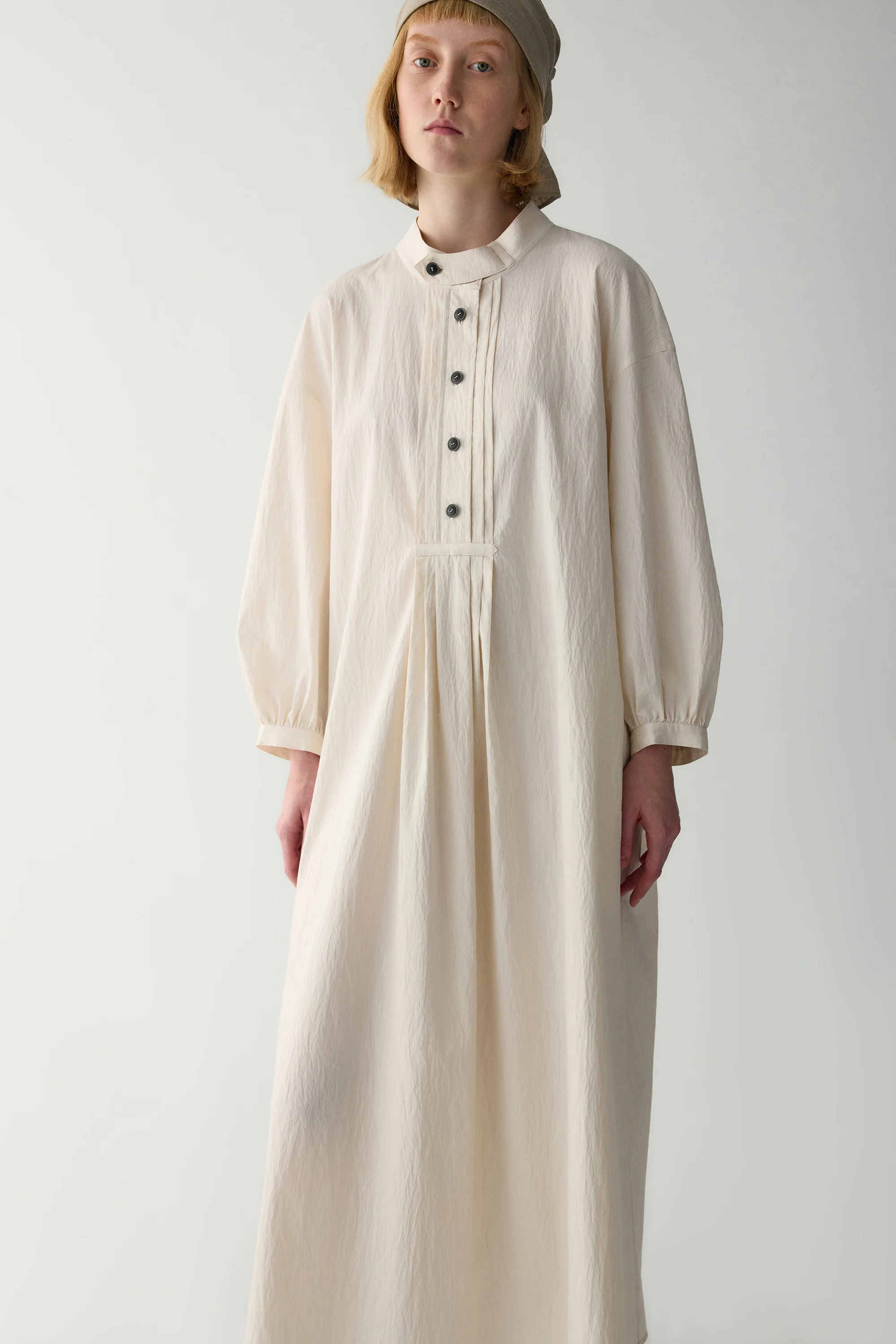 Loose-fit Pleated Plastron Dress - Image 4