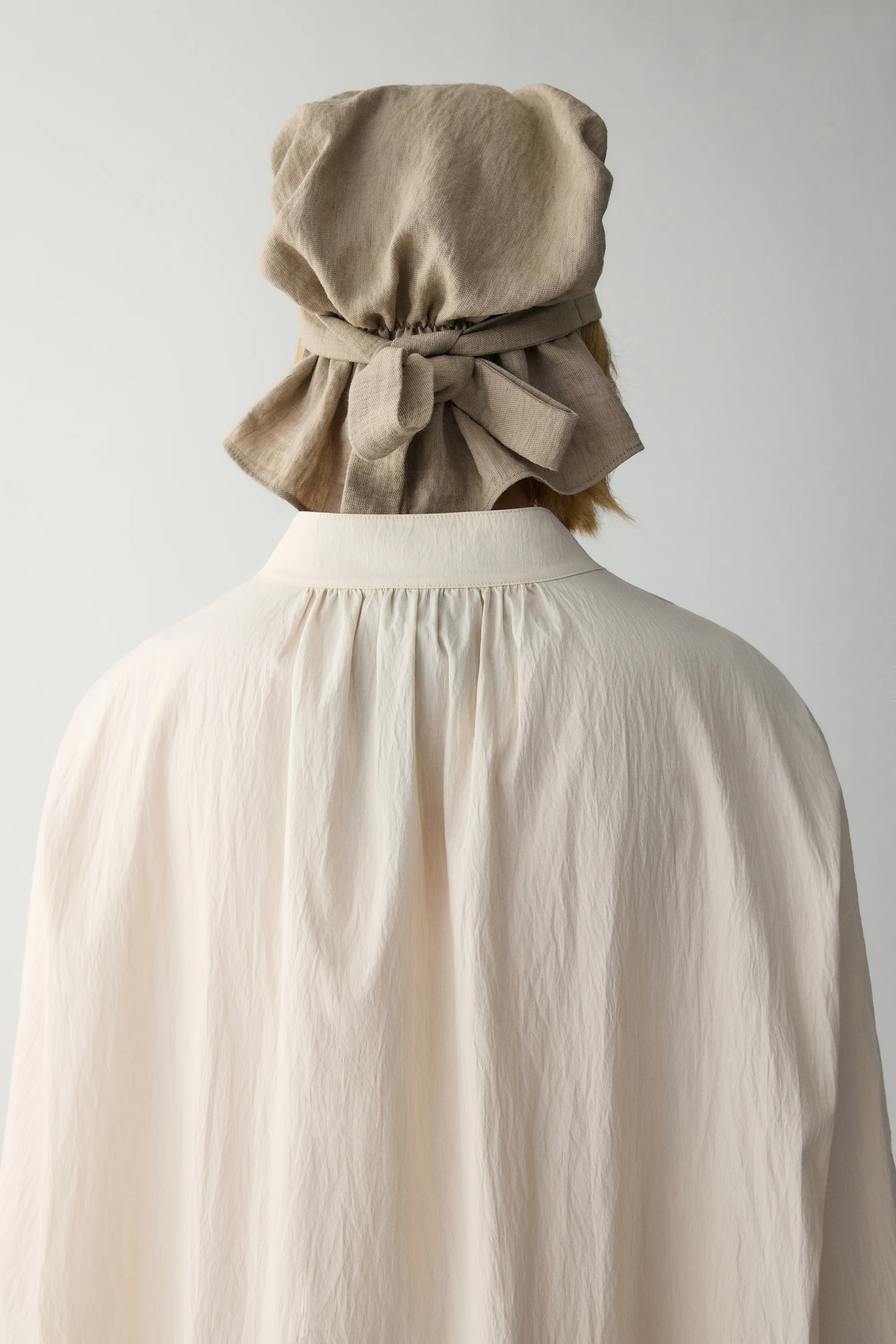 Loose-fit Pleated Plastron Dress - Image 7