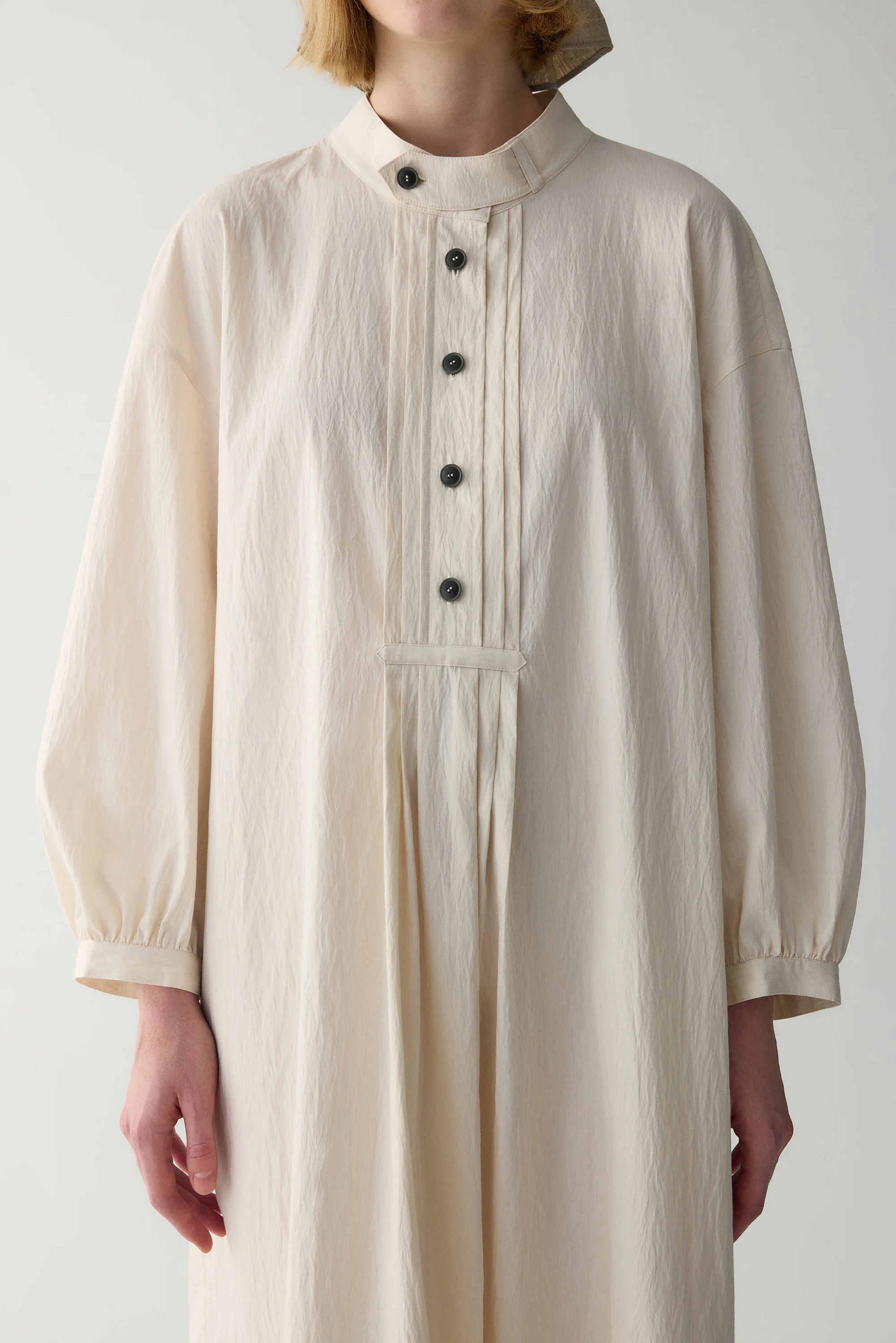 Loose-fit Pleated Plastron Dress - Image 8