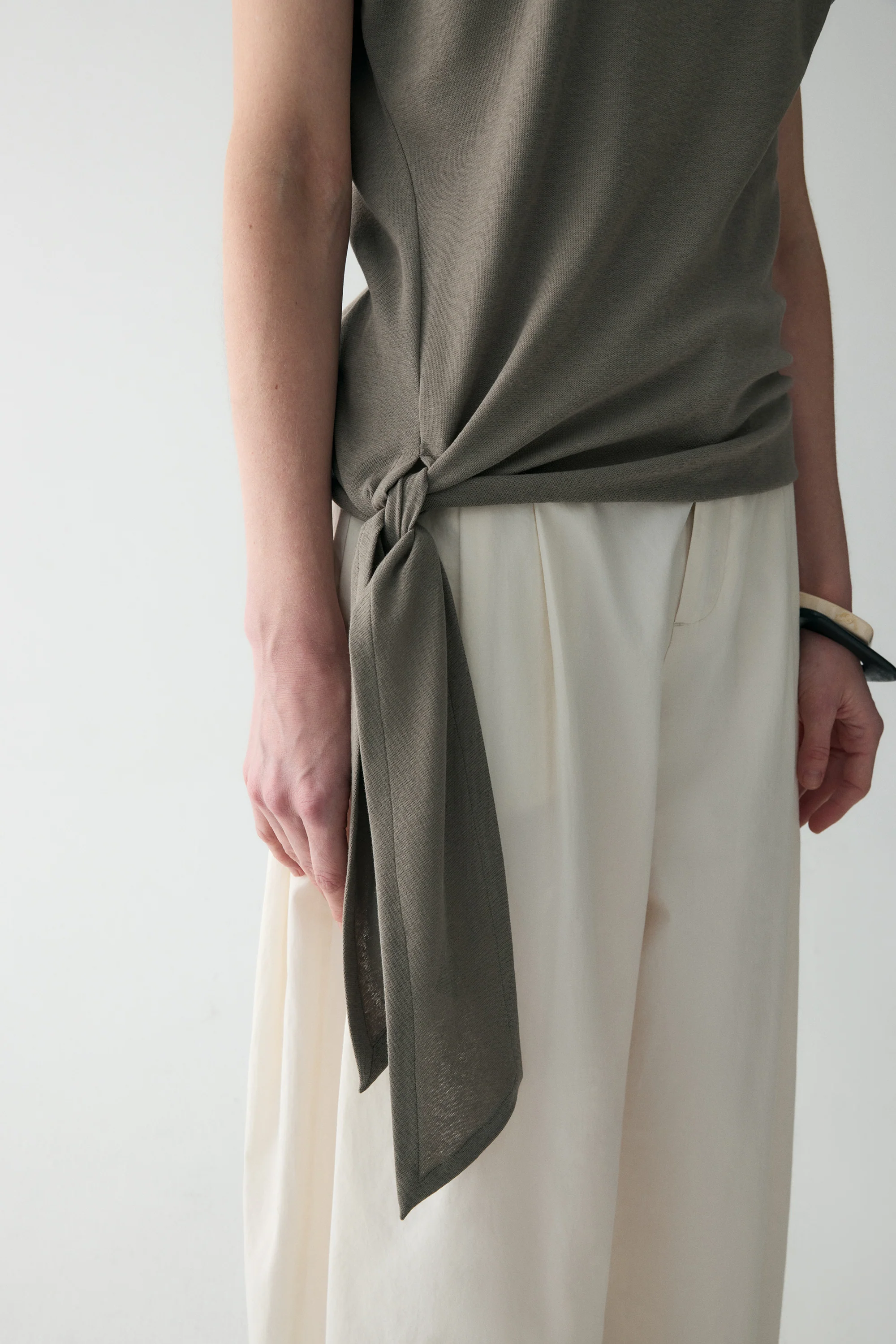 Short-sleeved Waist-knot Top - Image 10