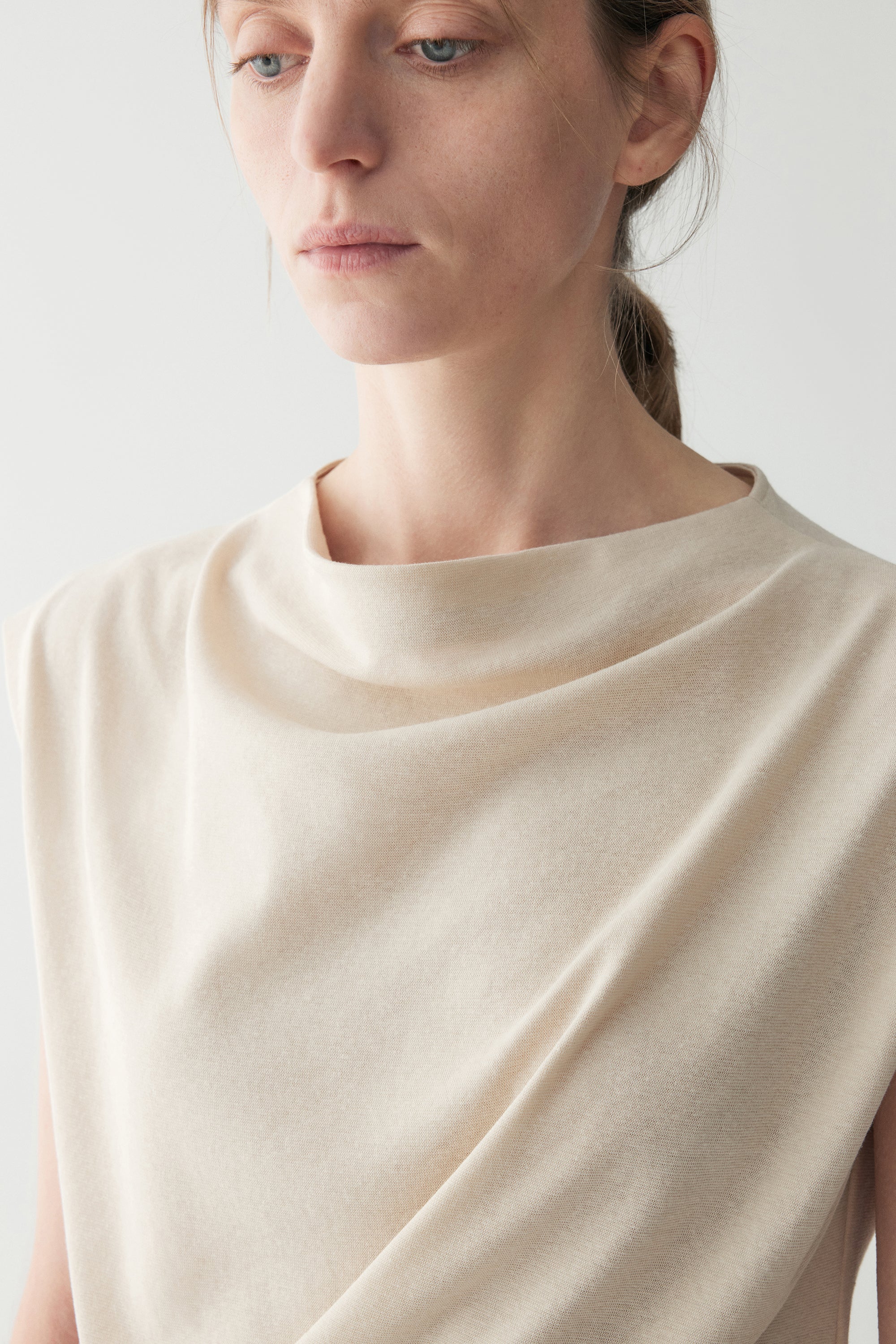 Cotton-linen Pleated T-shirt - Image 10