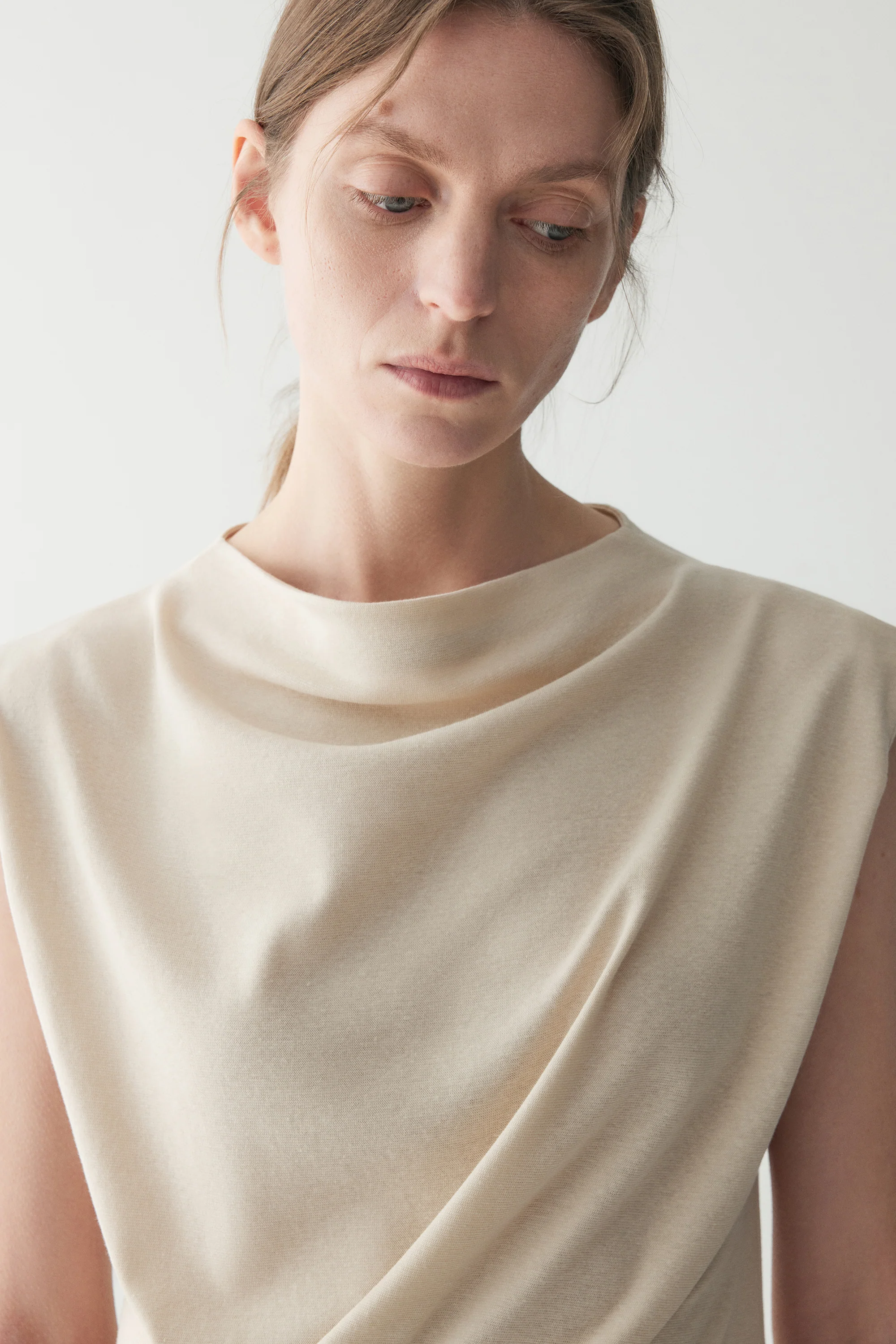 Cotton-linen Pleated T-shirt - Image 9