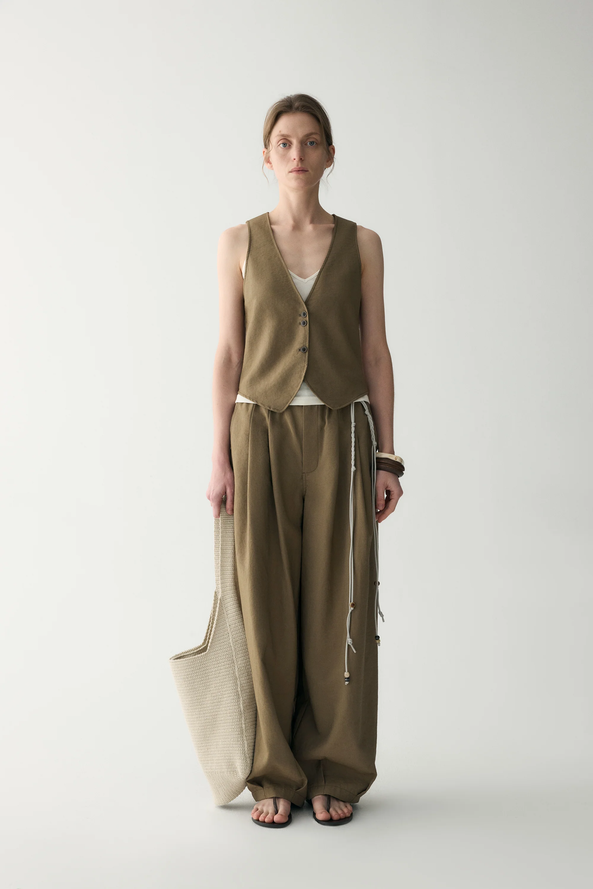 Linen V-neck Short Vest - Image 3