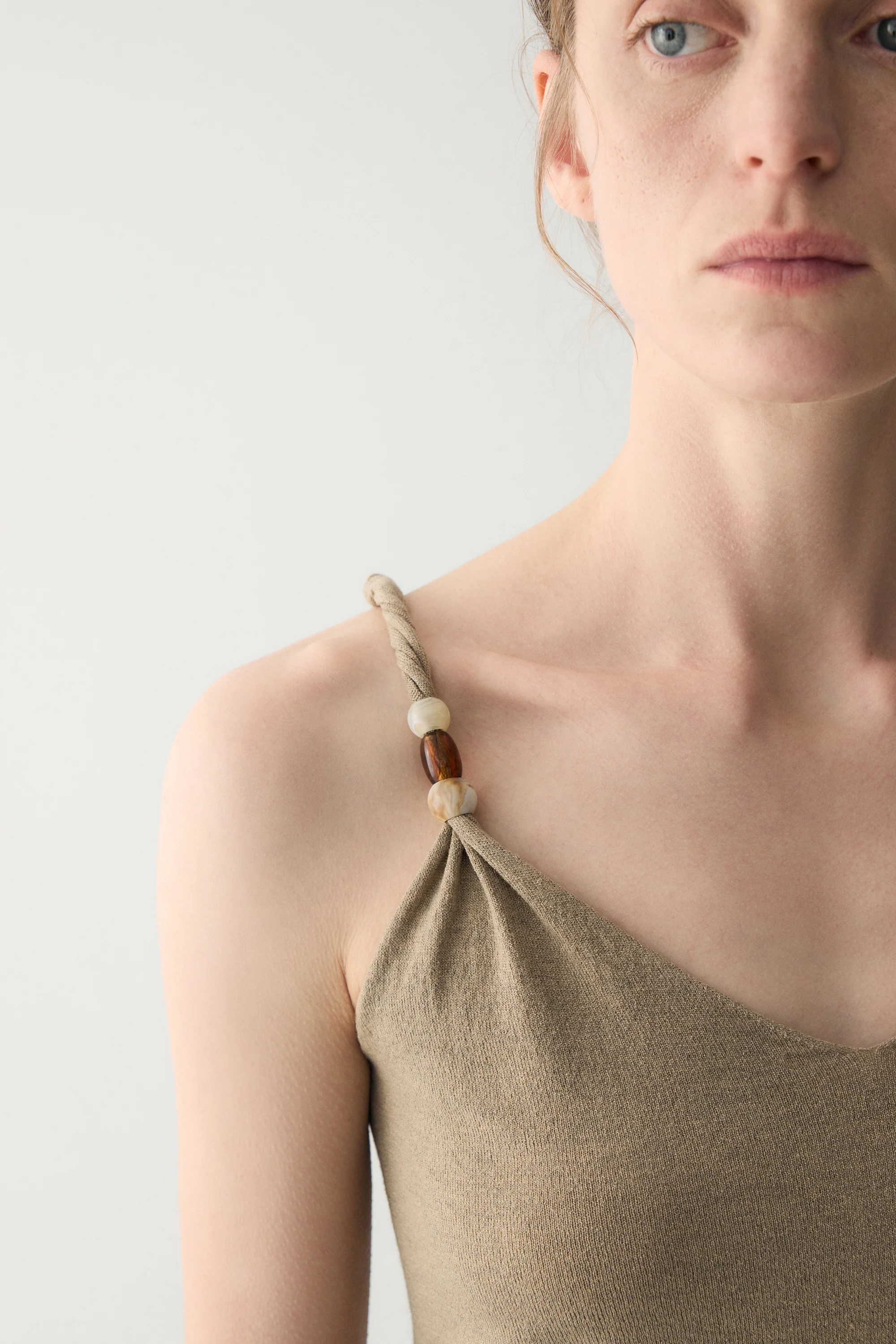 Linen V-neck Knitted Top - Image 12