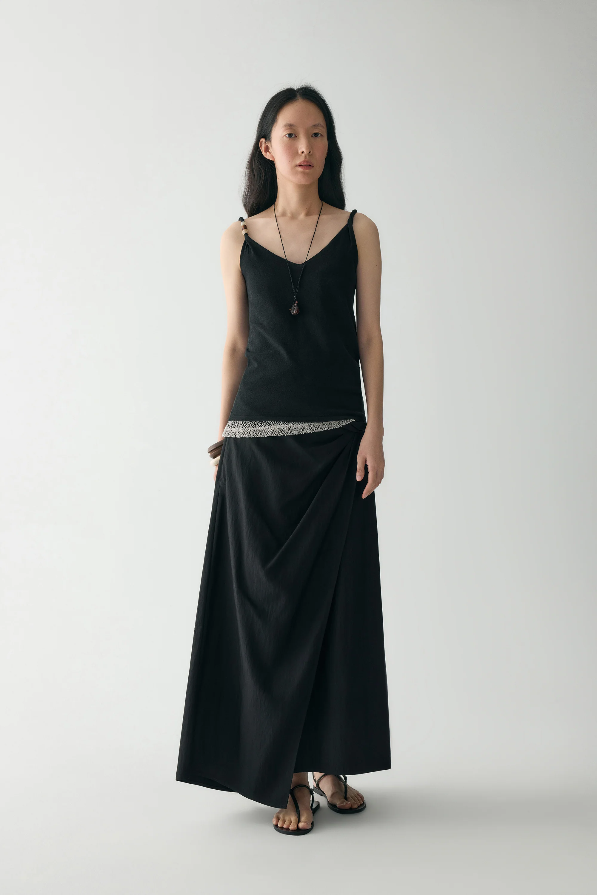 Linen V-neck Knitted Top - Image 18