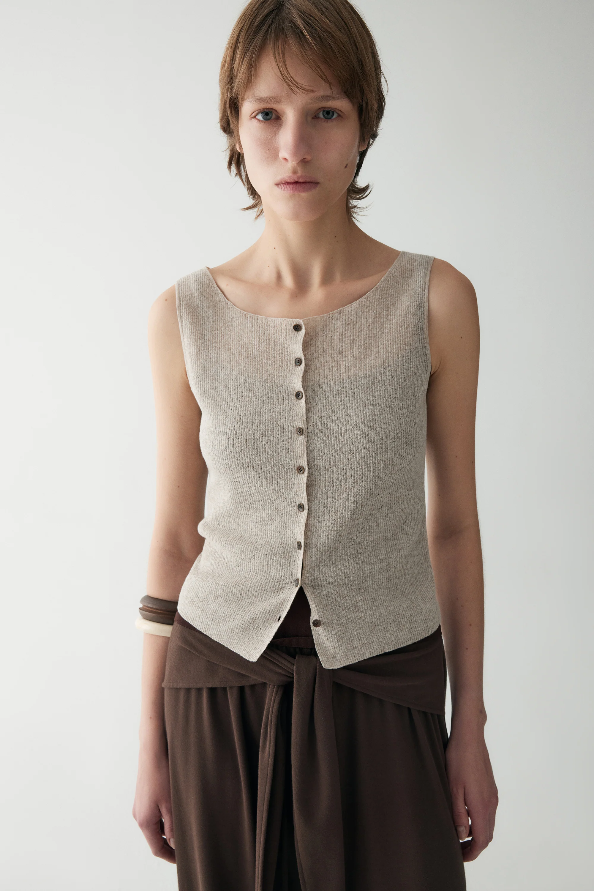 Cotton-linen Kintted Vest - Image 12