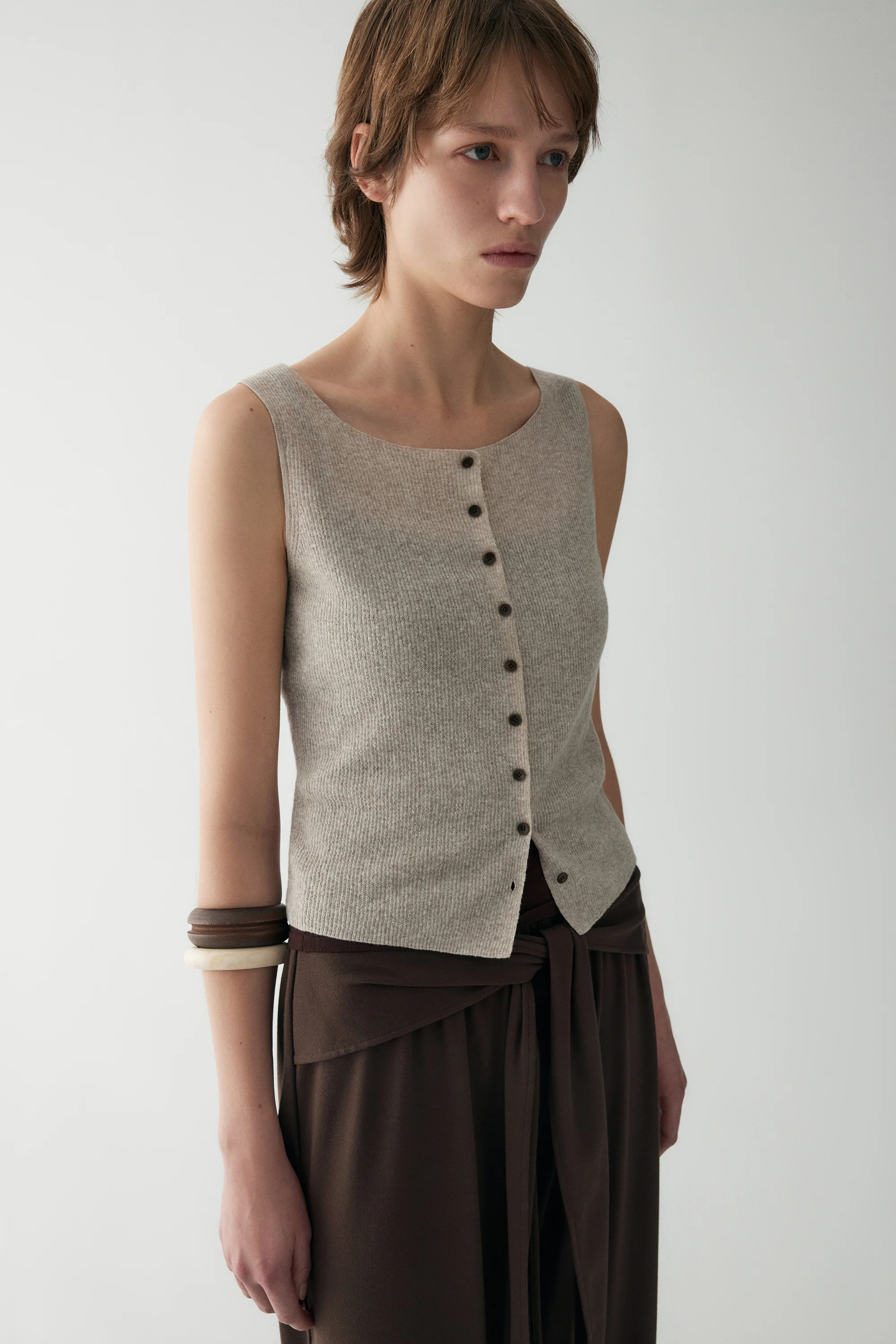 Cotton-linen Kintted Vest - Image 13