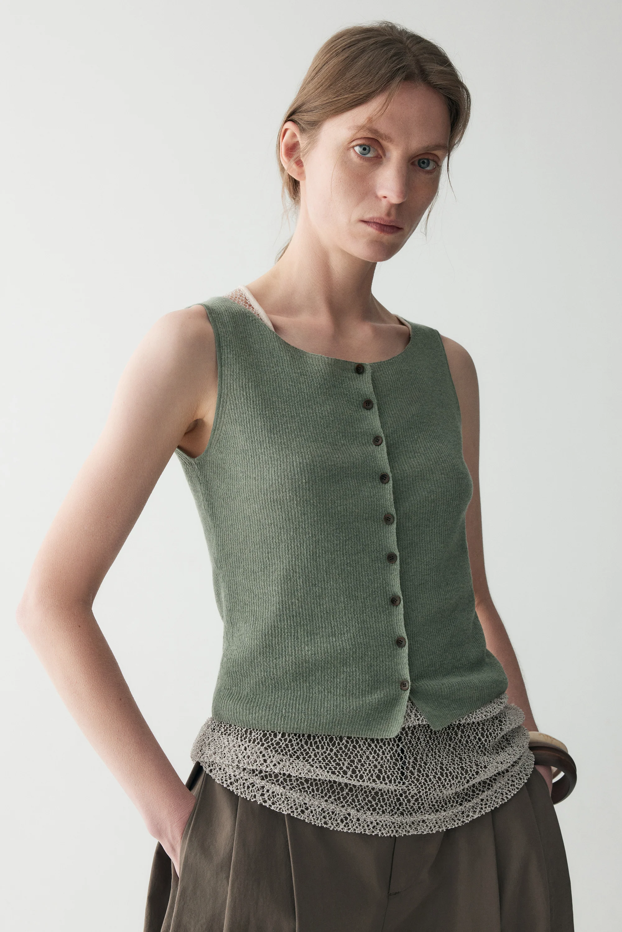 Cotton-linen Kintted Vest - Image 5