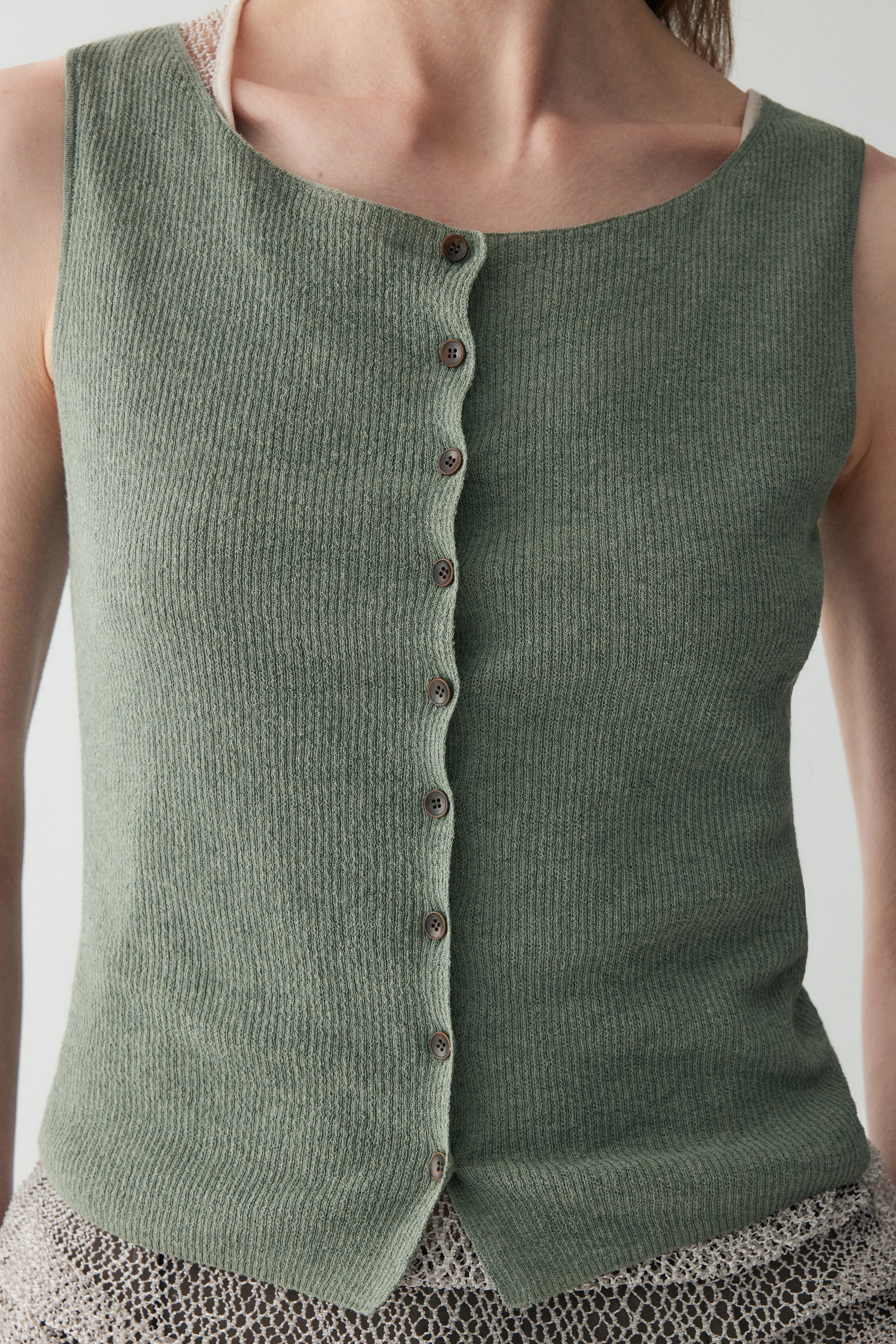Cotton-linen Kintted Vest - Image 7