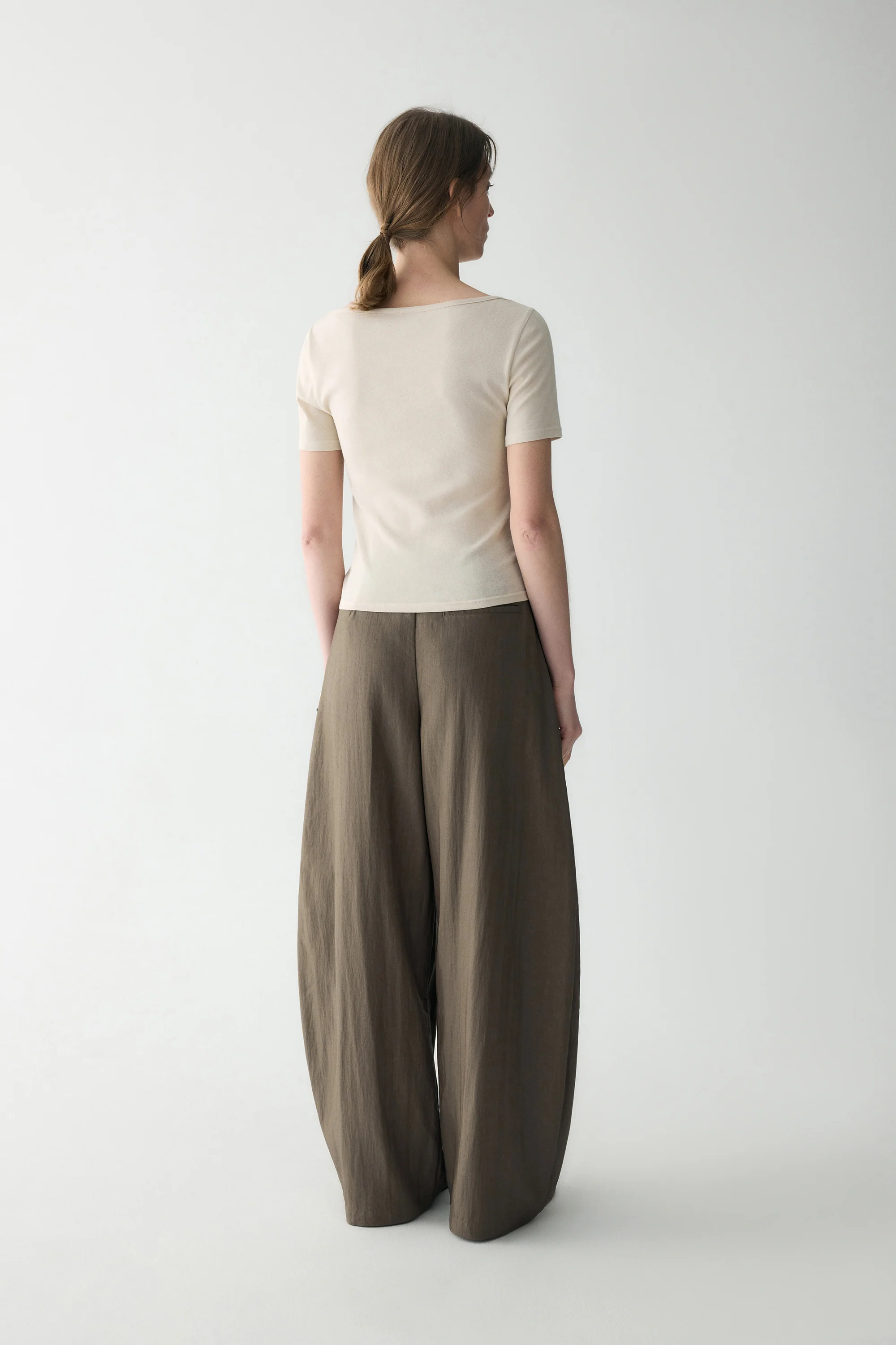 Pleated Curved Pants - Image 10