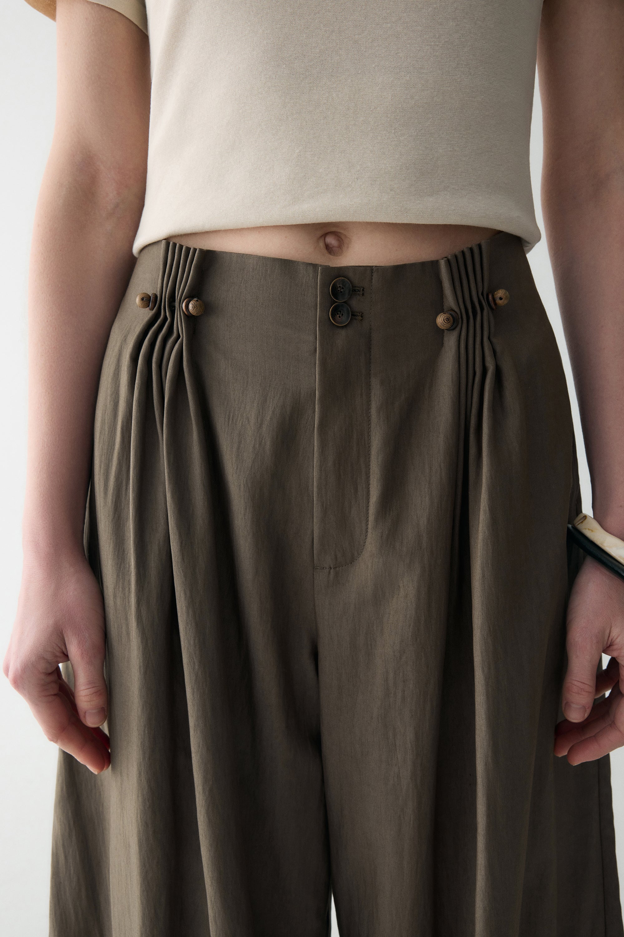 Pleated Curved Pants - Image 13