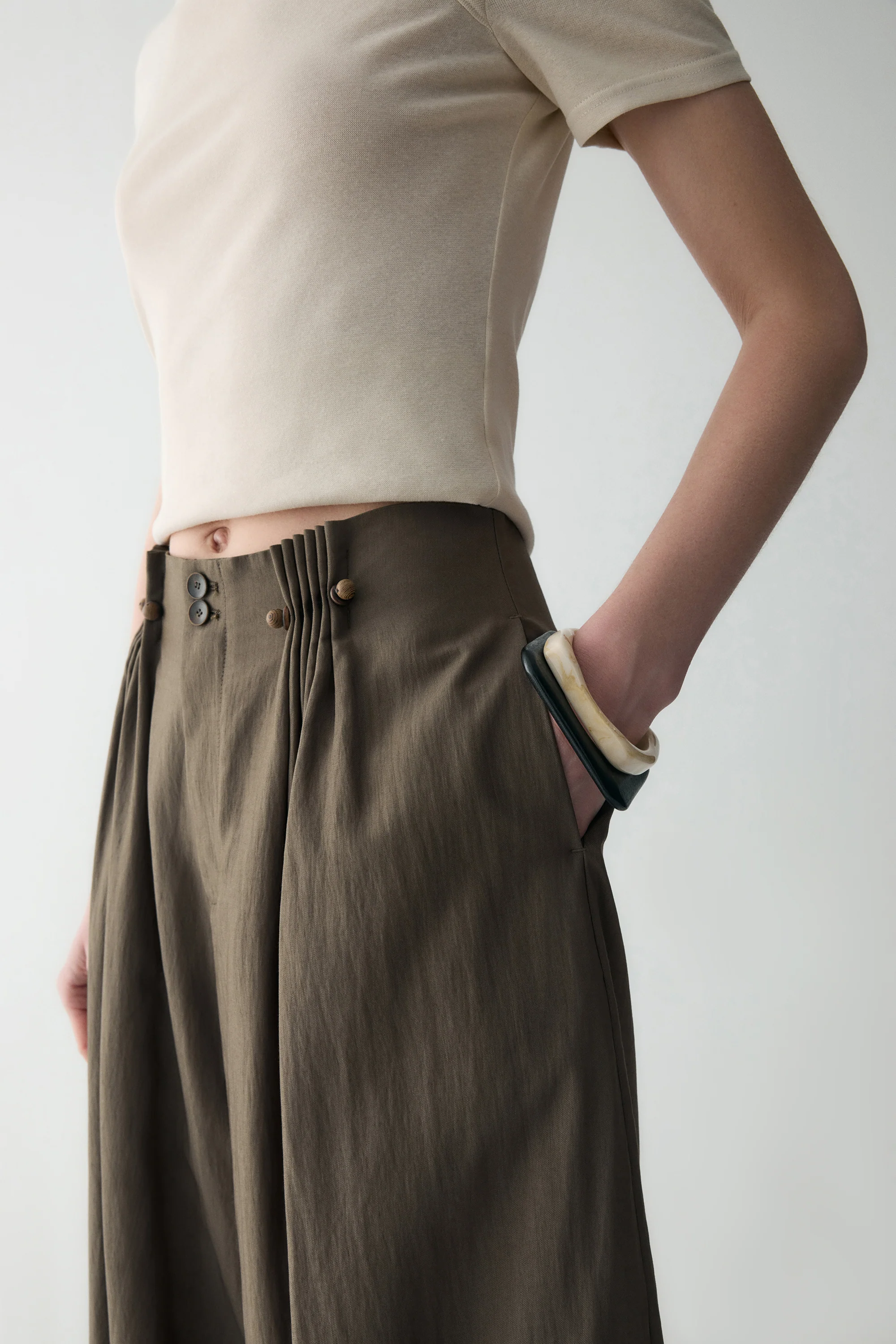 Pleated Curved Pants - Image 14
