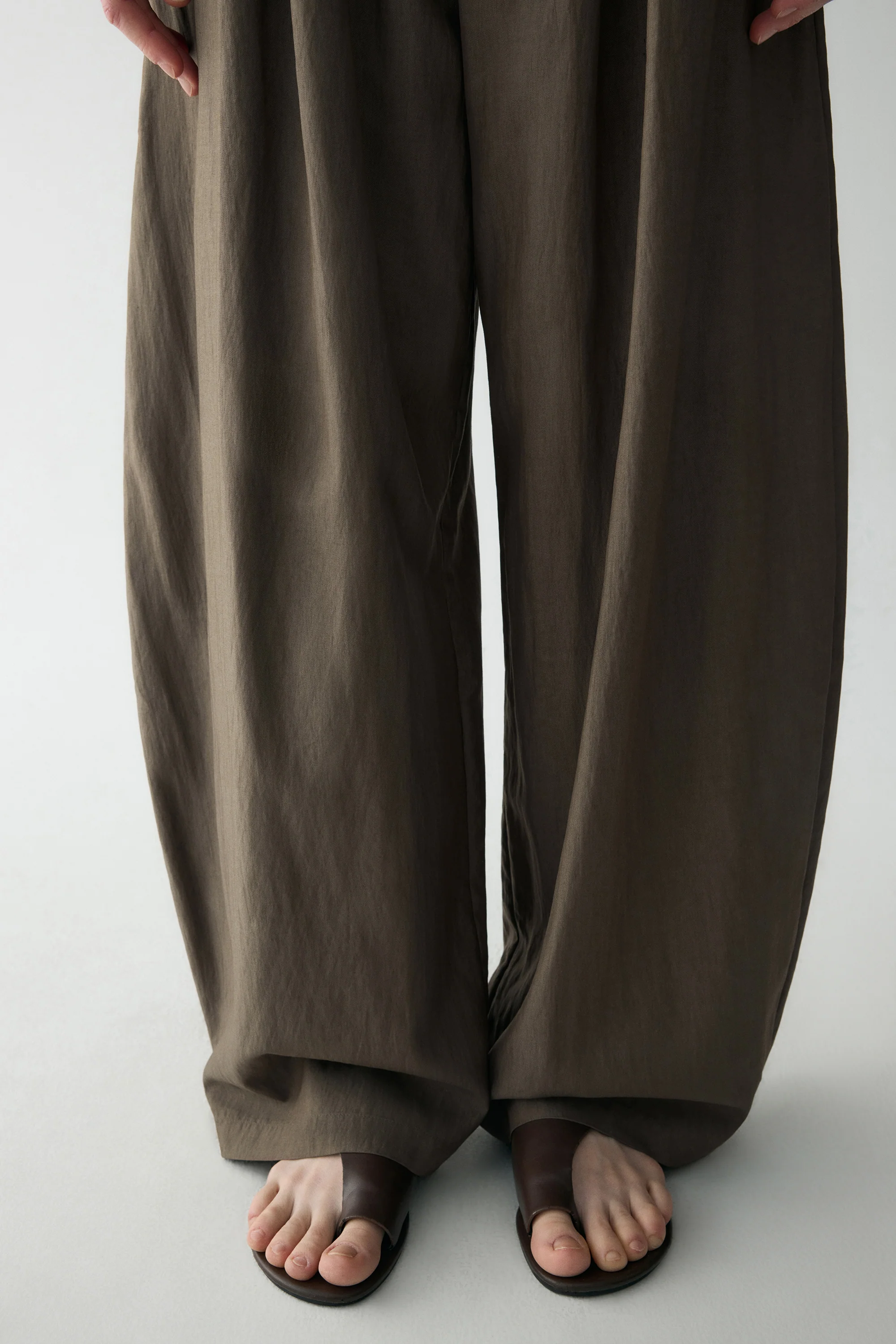 Pleated Curved Pants - Image 17