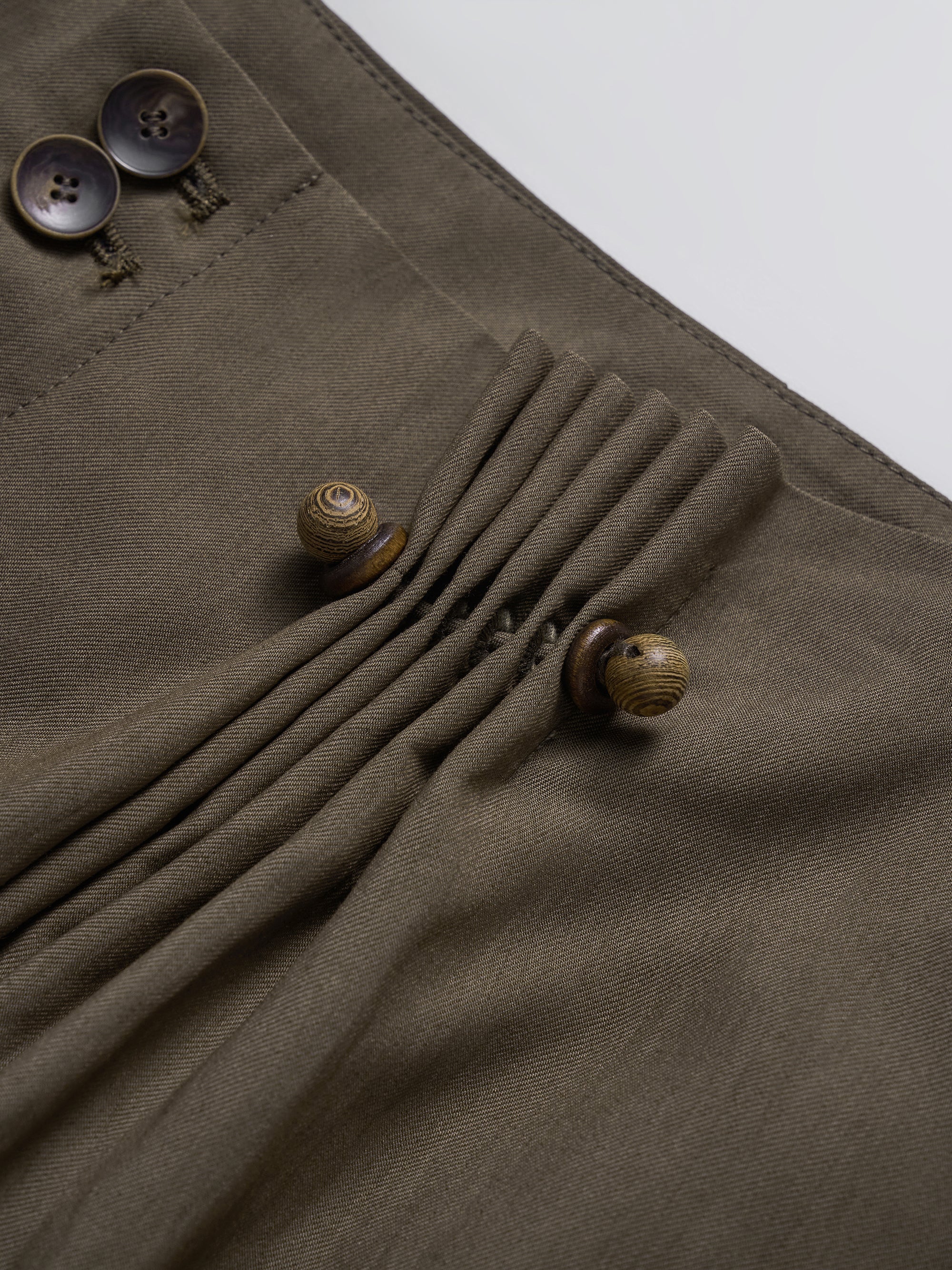 Pleated Curved Pants - Image 18