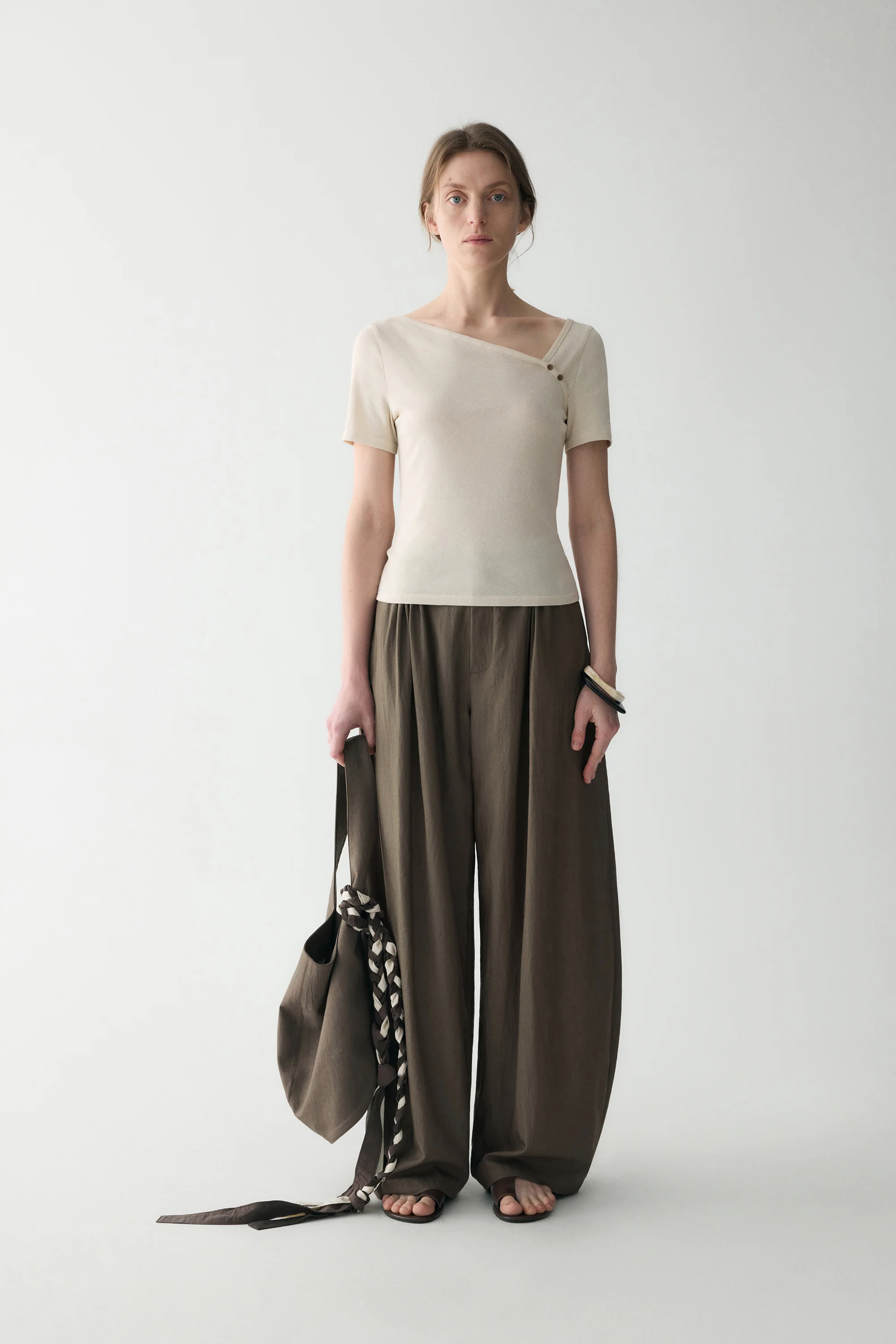 Pleated Curved Pants - Image 7