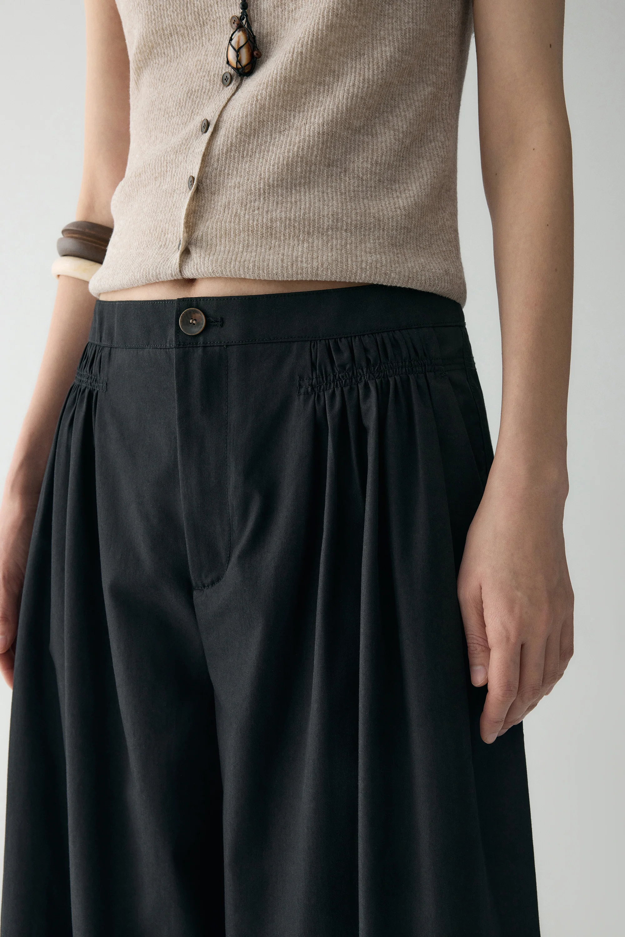 Cotton Pleated Pants - Image 17