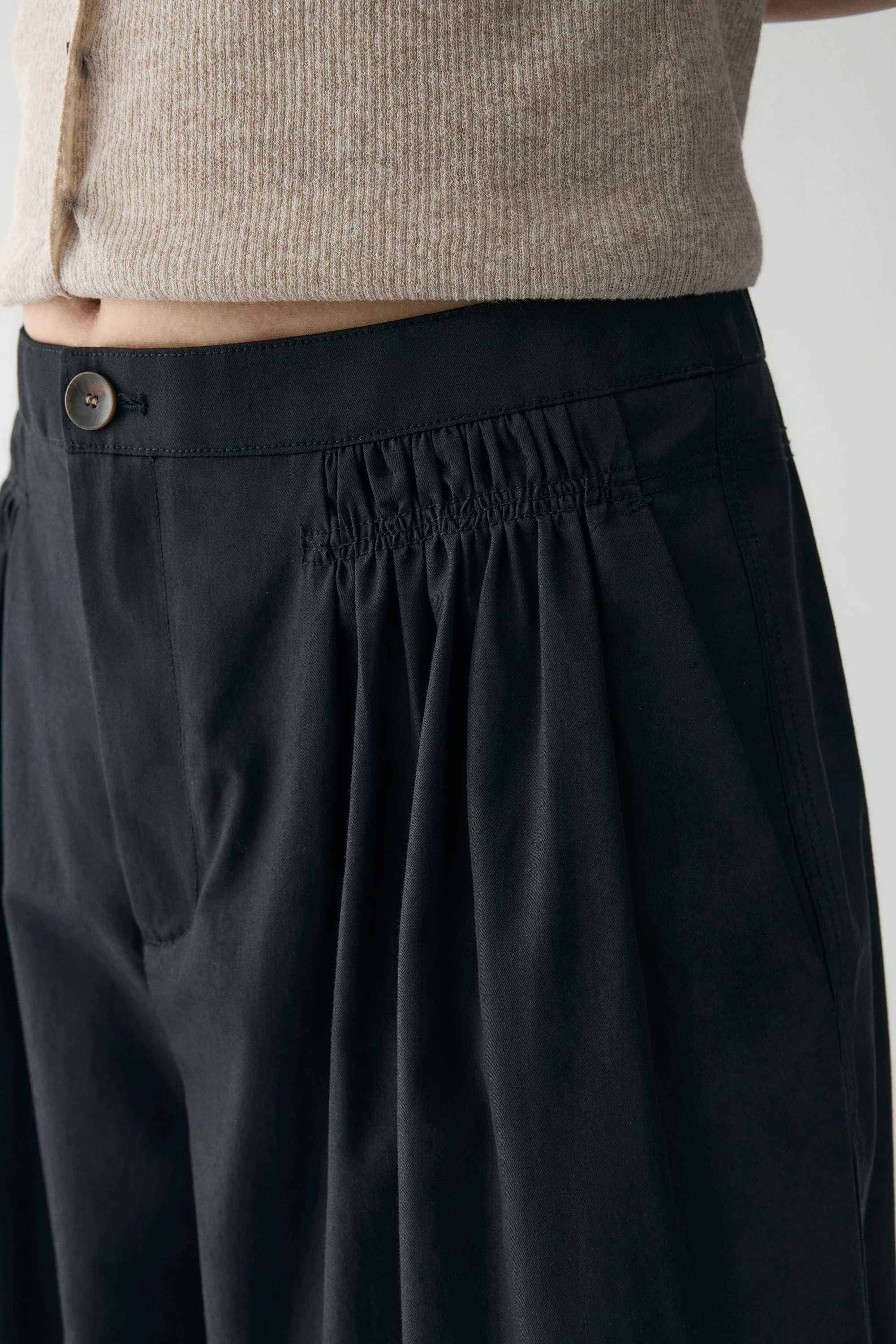 Cotton Pleated Pants - Image 18