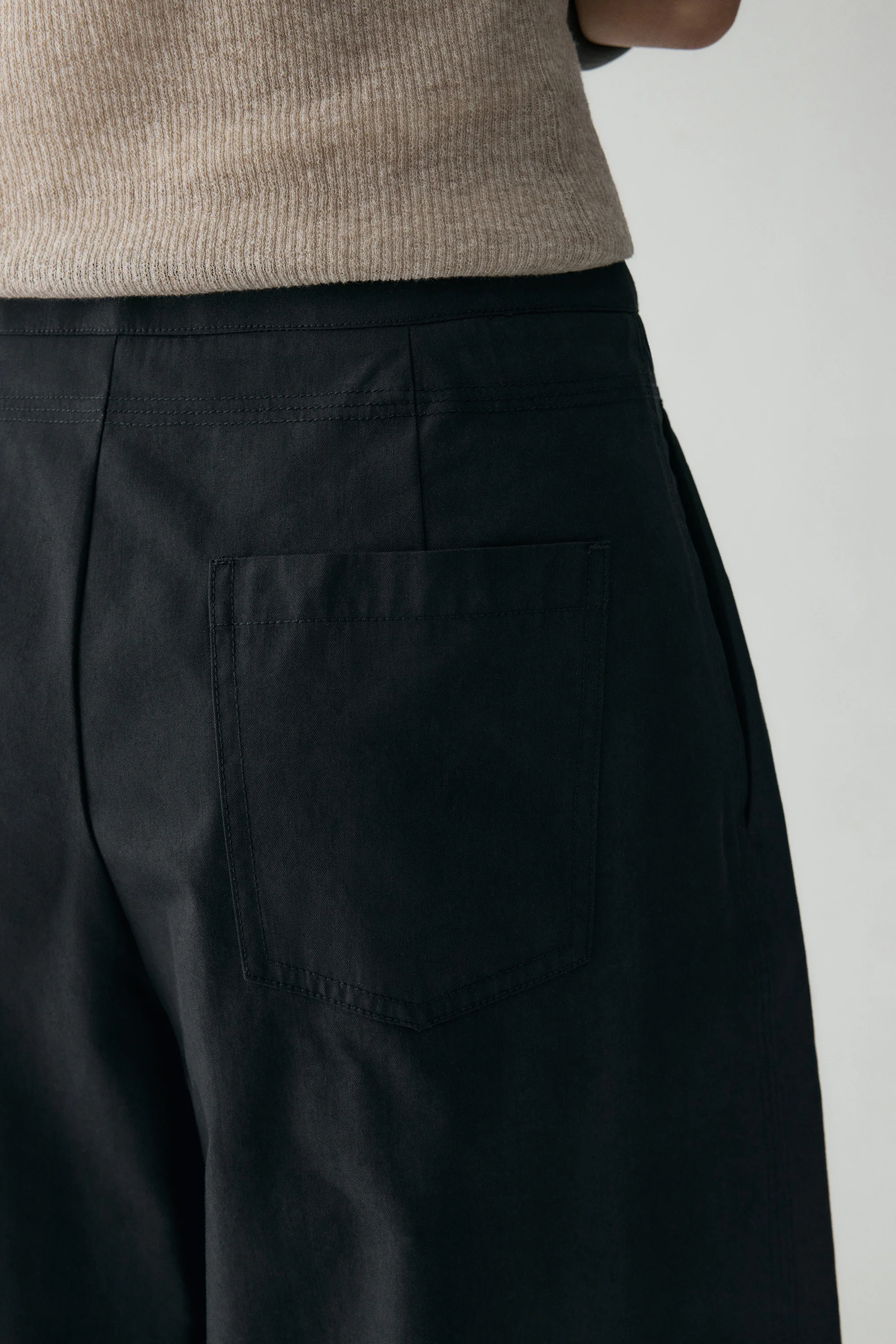 Cotton Pleated Pants - Image 19