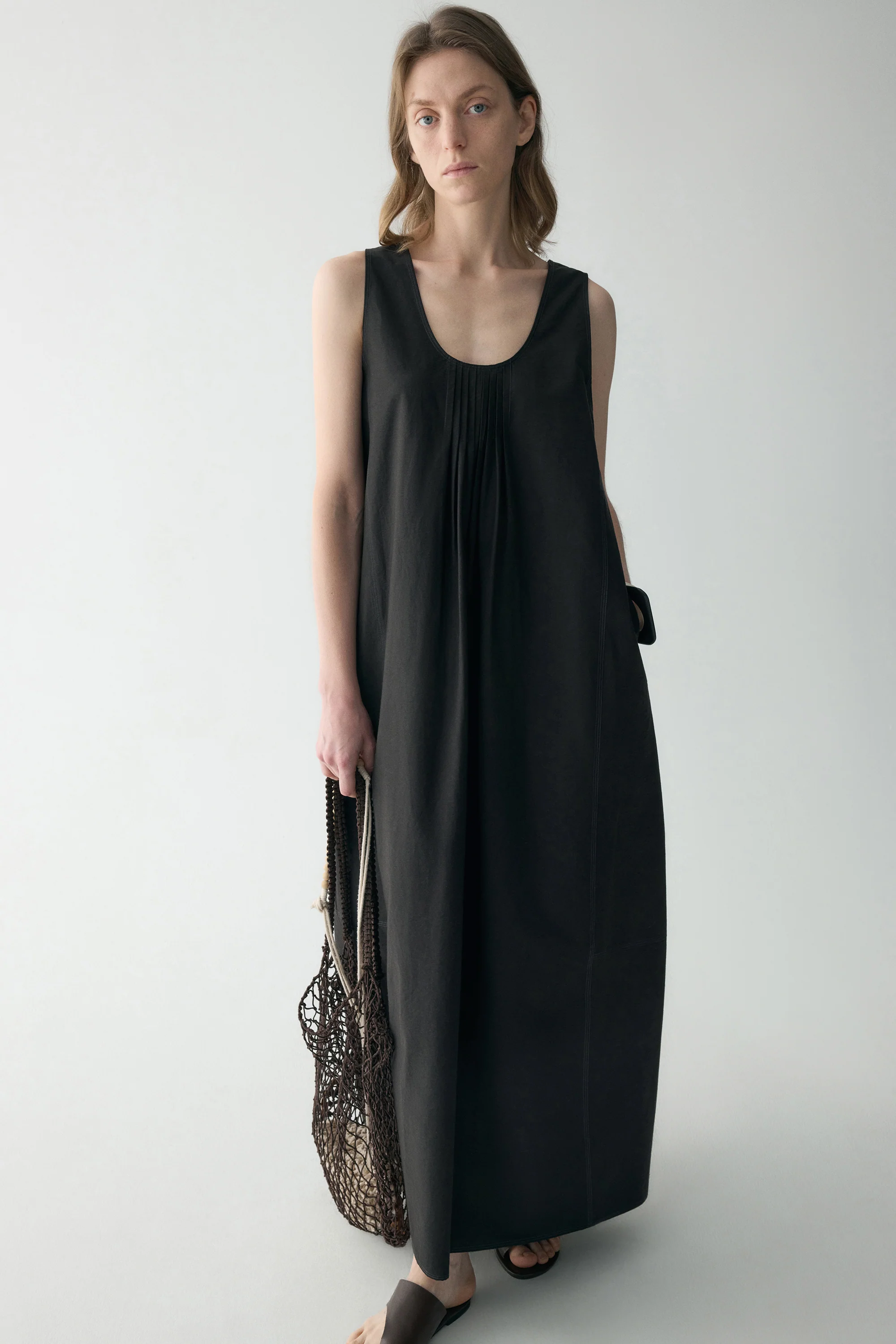 Reversible Sleeveless Dress - Image 8