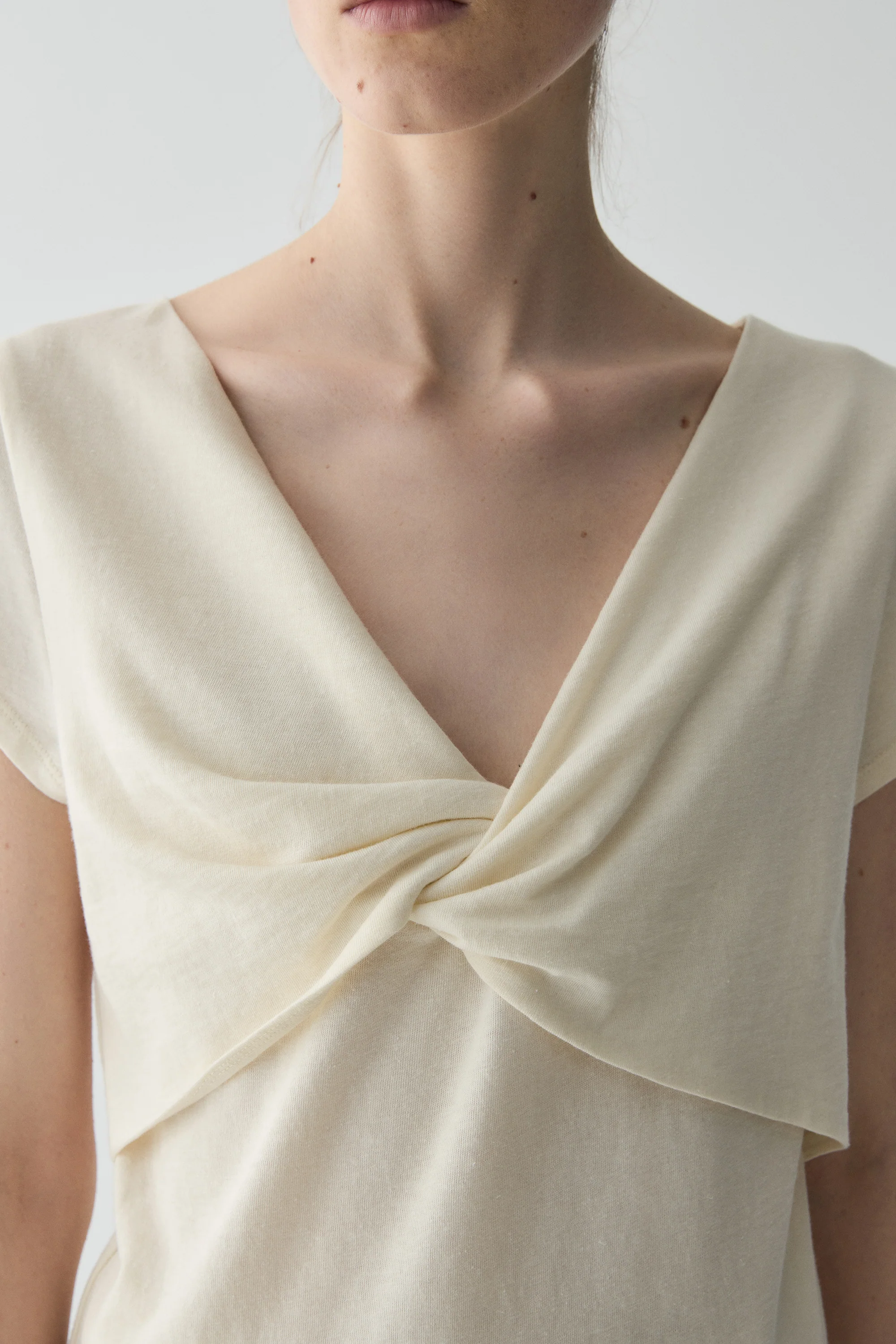 Two-way Bow Knot T-shirt - Image 10