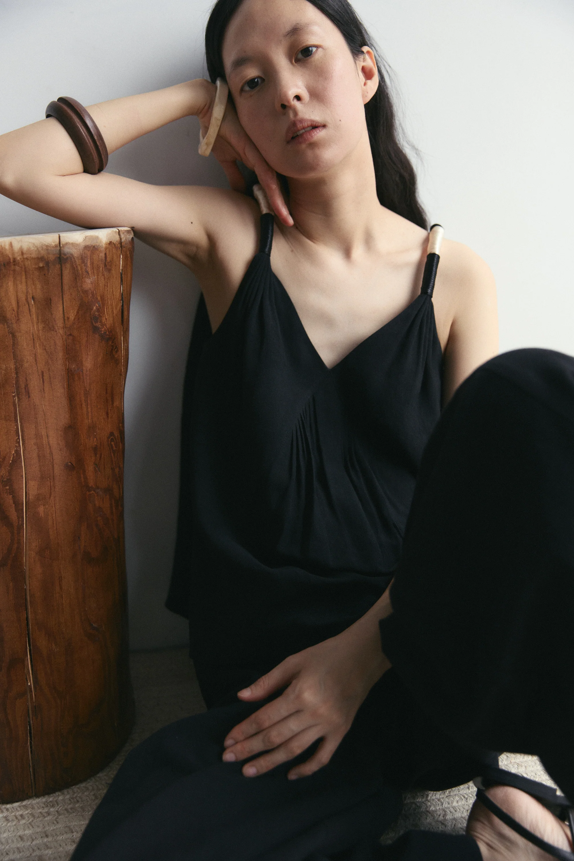 Linen V-neck Top - Image 18