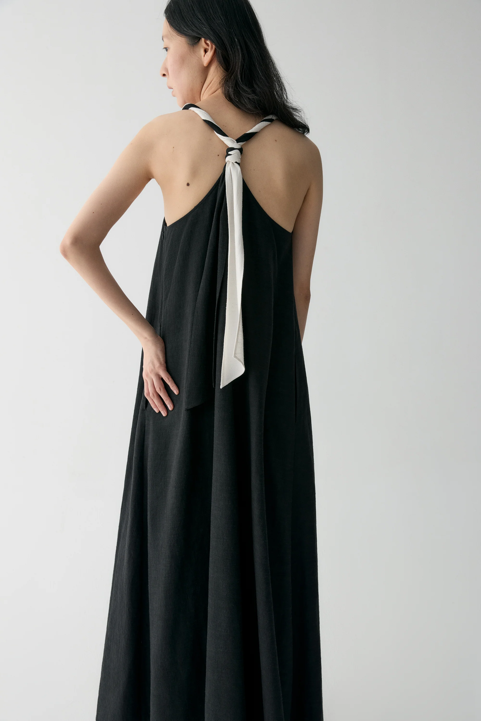 Two-tone Back Knot Dress - Image 12
