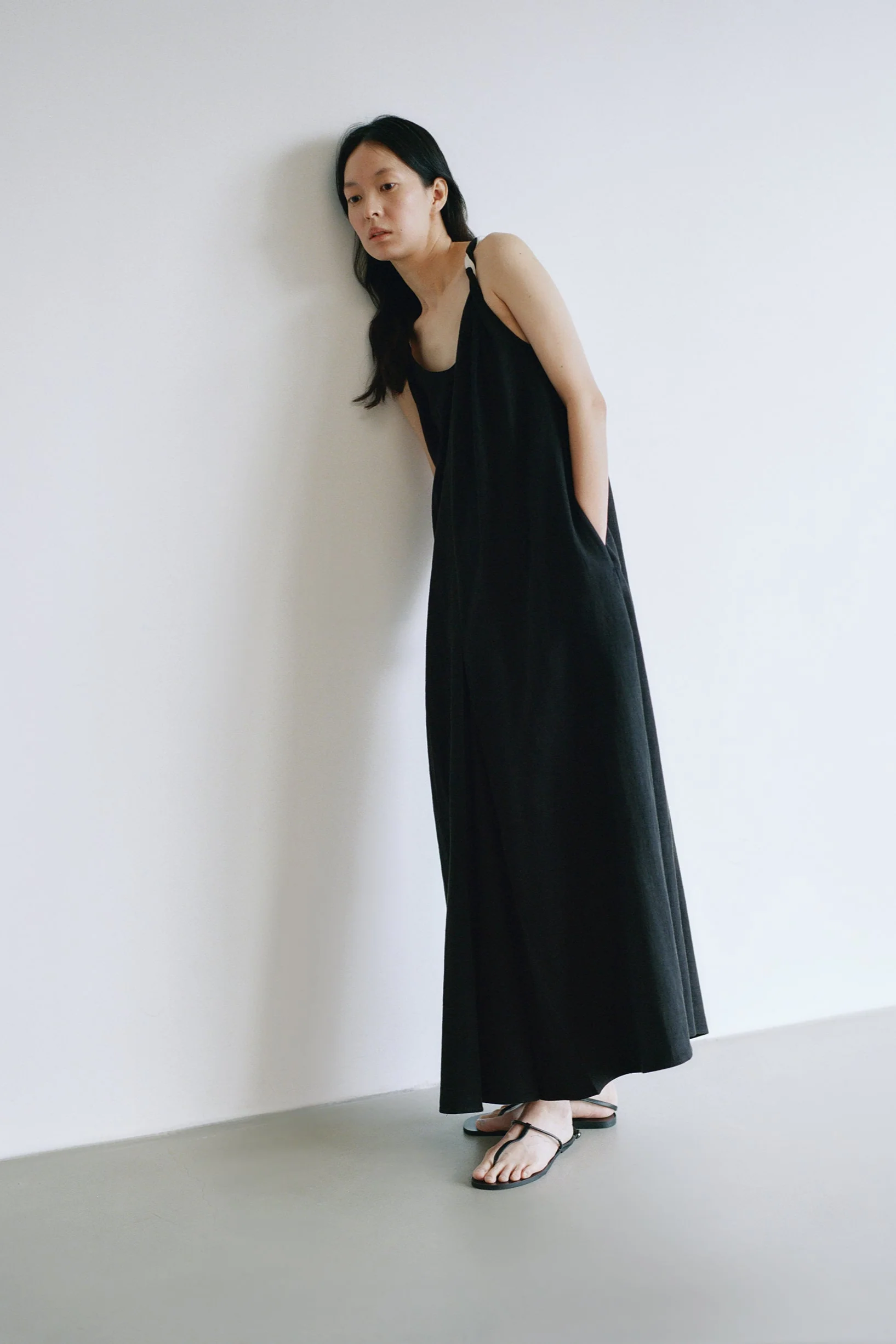 Two-tone Back Knot Dress - Image 7
