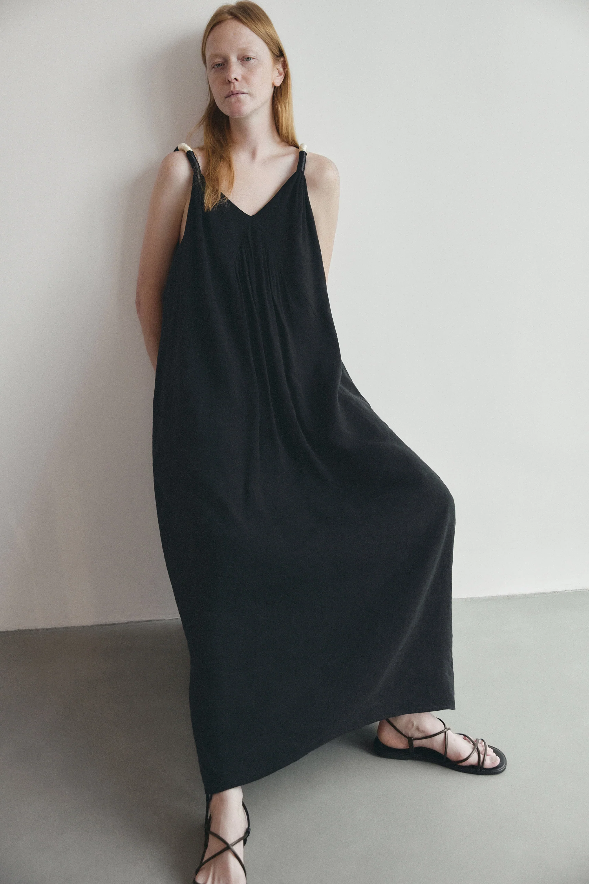 Linen V-neck Dress - Image 12