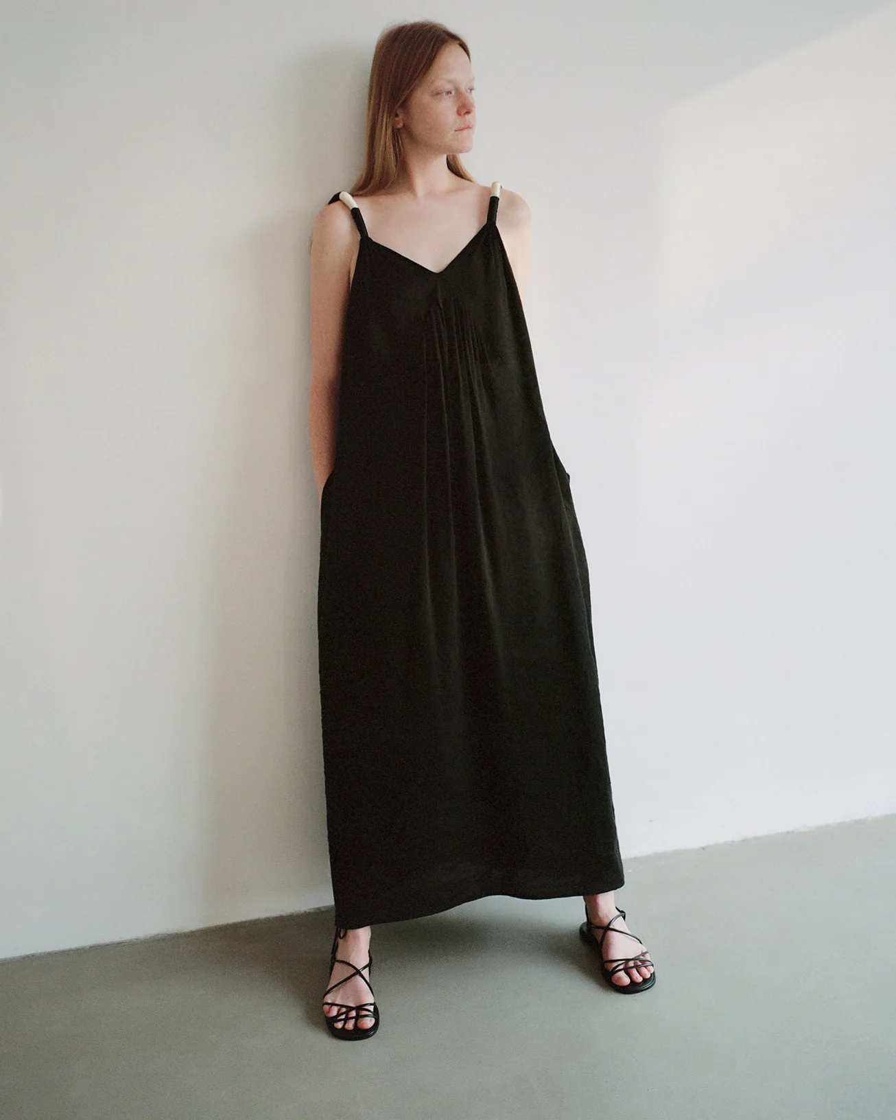 Linen V-neck Dress - Image 13