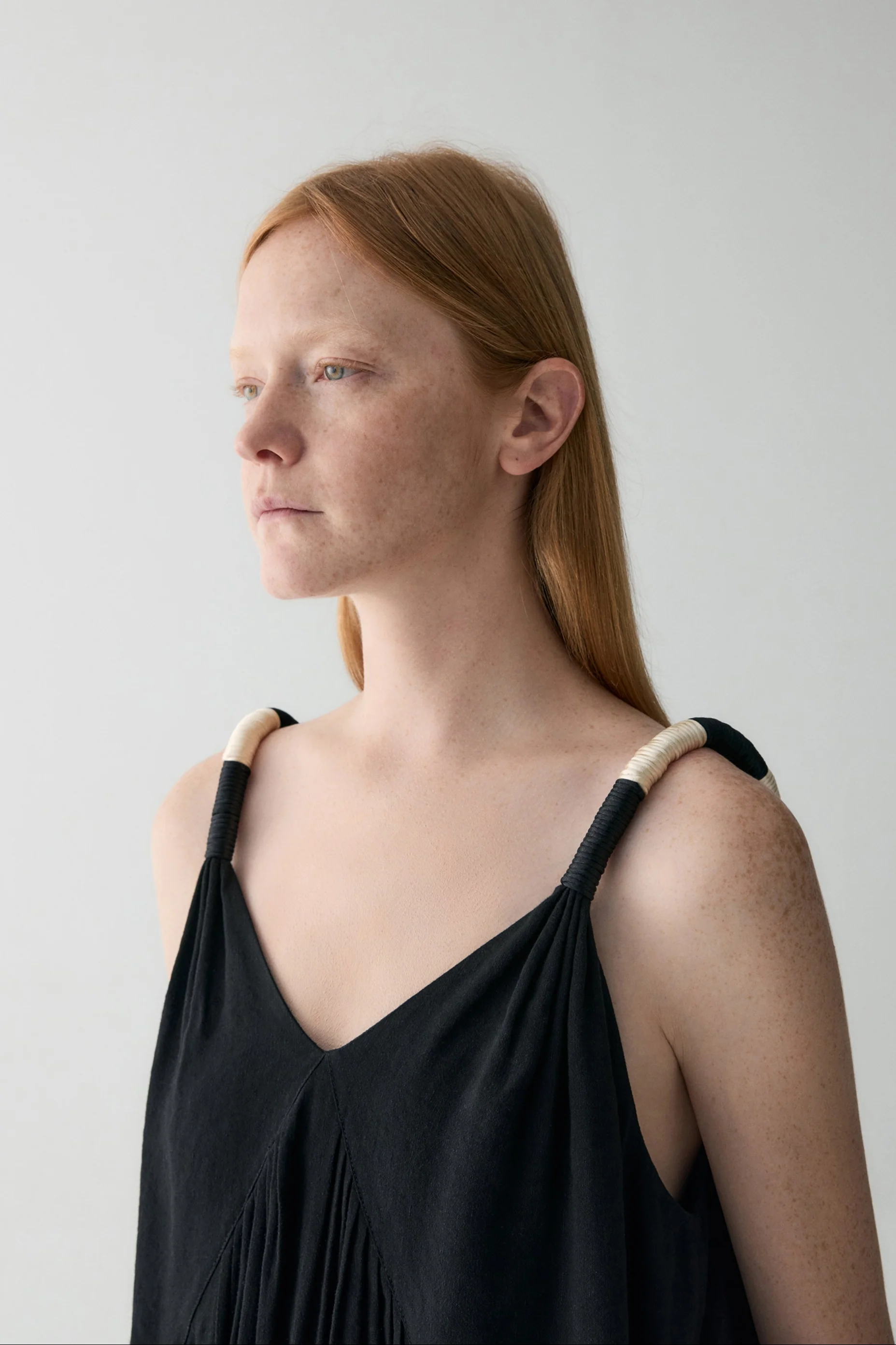 Linen V-neck Dress - Image 15
