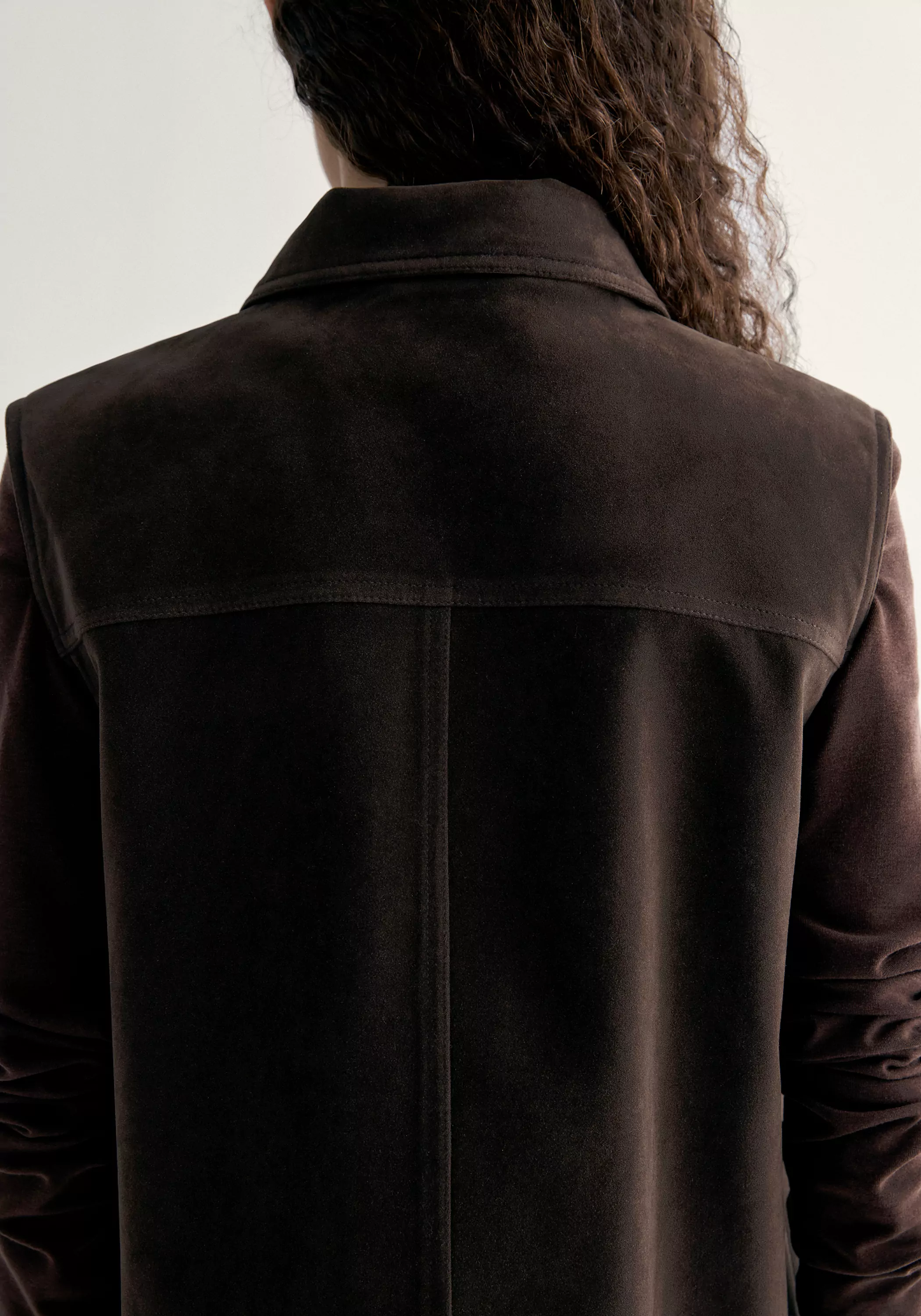 Loose-fit Pocketed Vest - Image 11