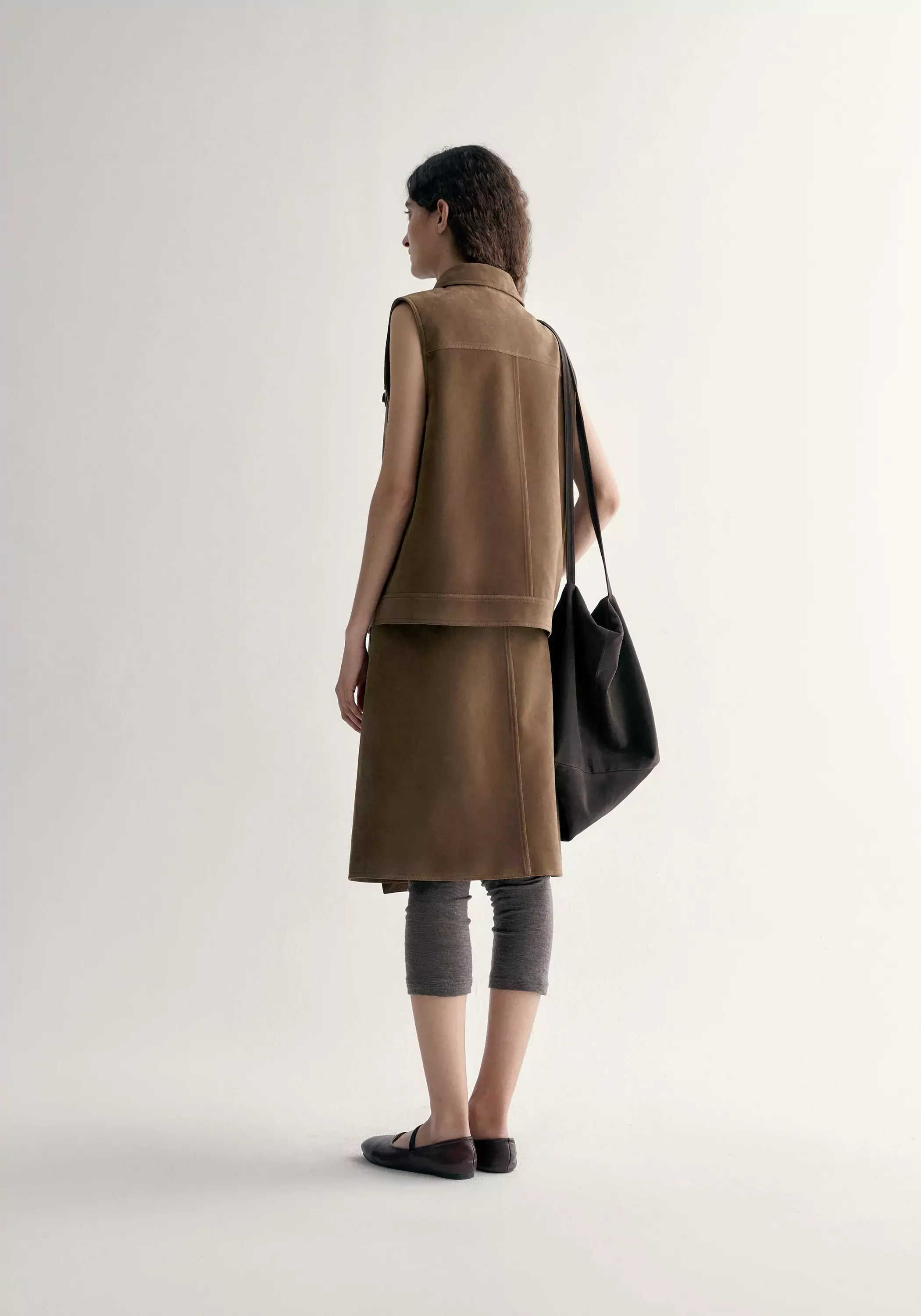 Loose-fit Pocketed Vest - Image 16