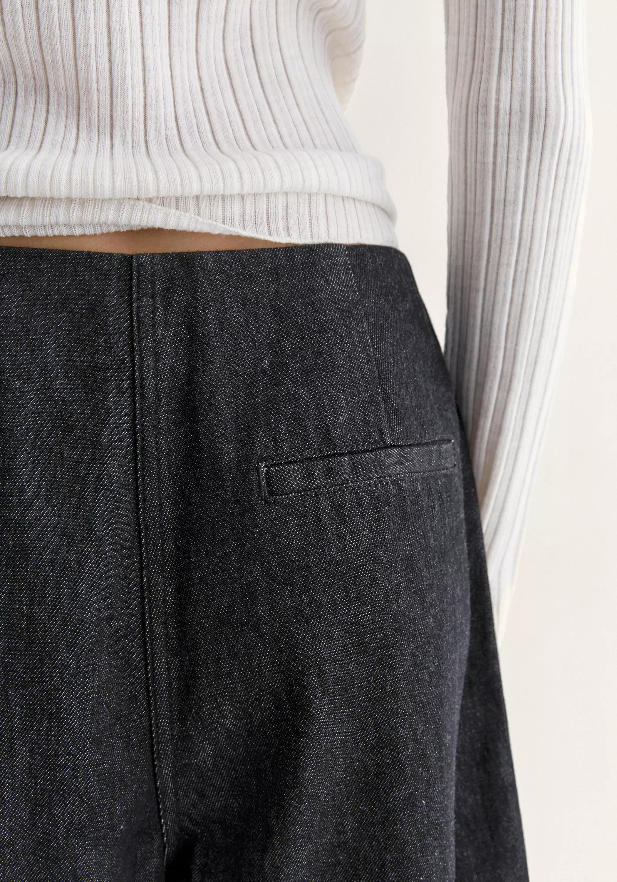 Silk Cropped Pants - Image 11