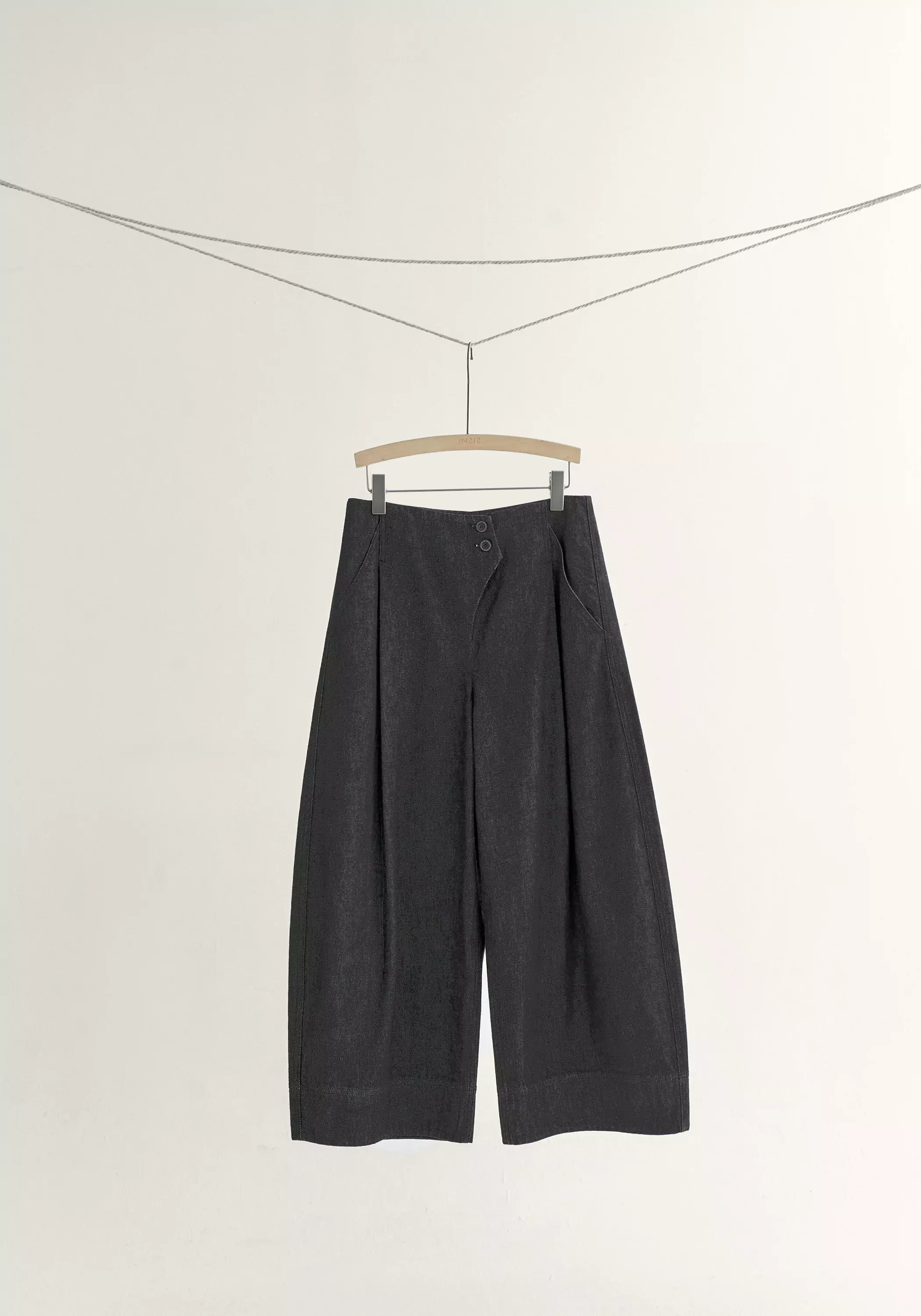 Silk Cropped Pants - Image 14