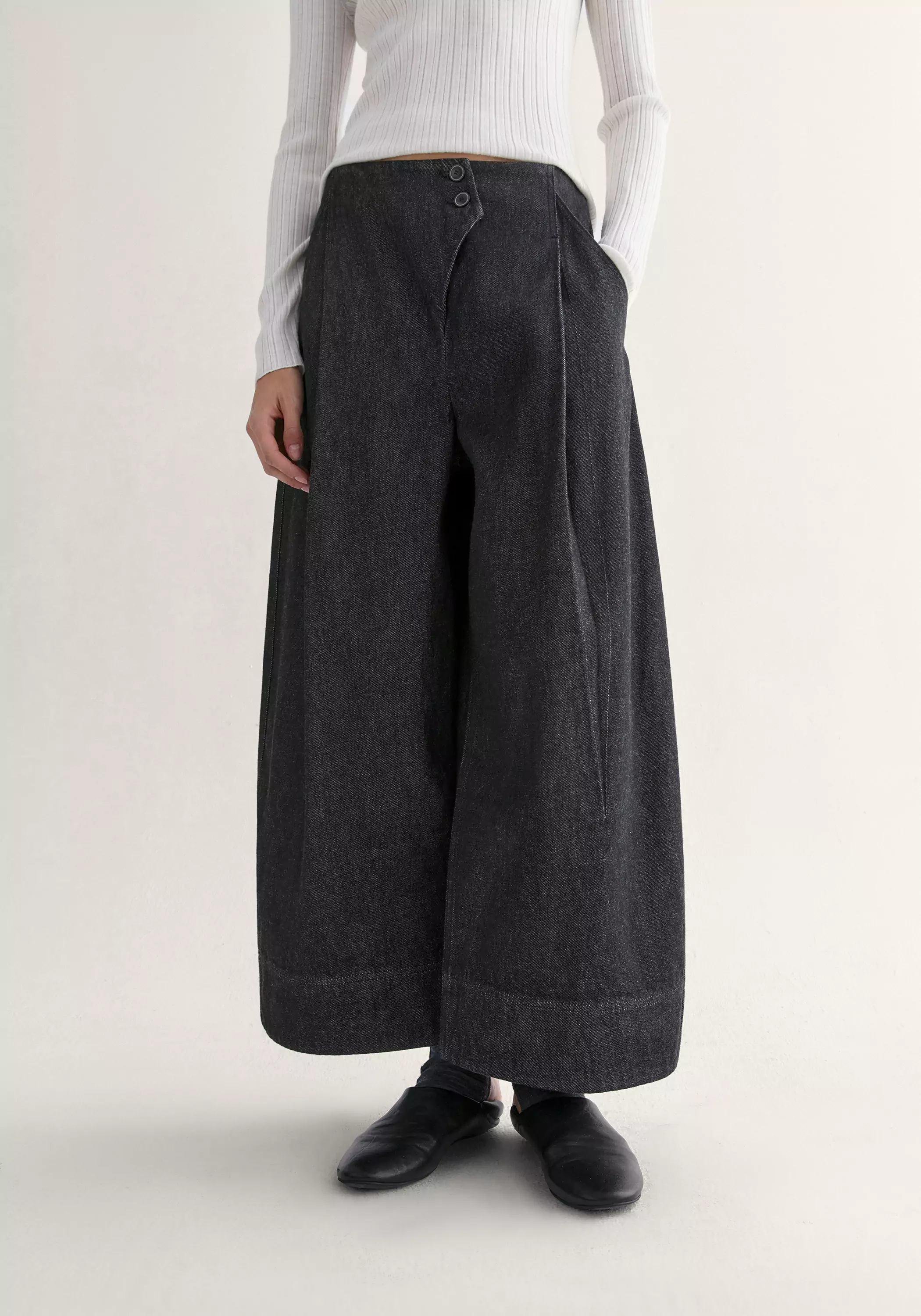 Silk Cropped Pants - Image 6