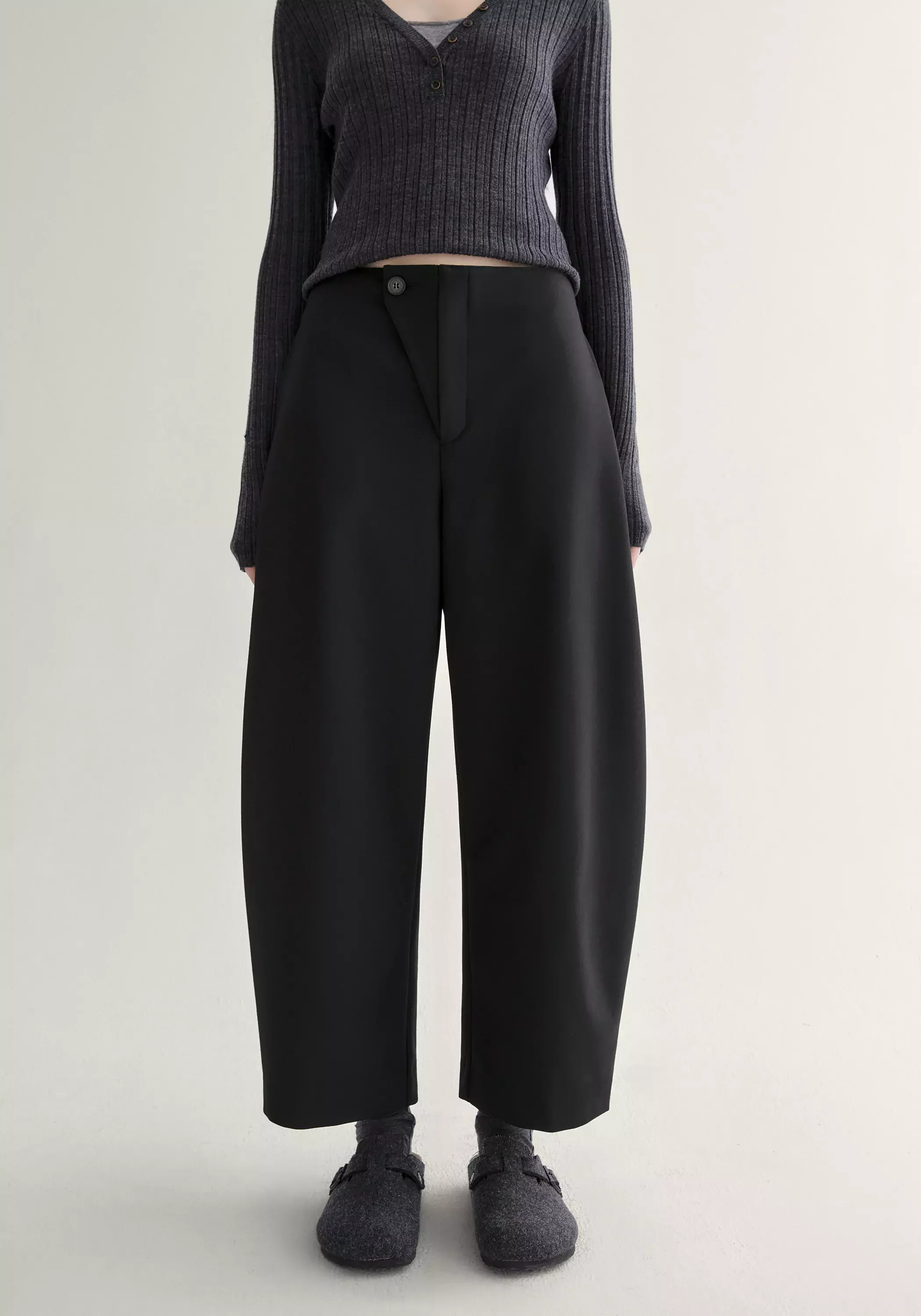 Asymmetric Cropped Pants - Image 17