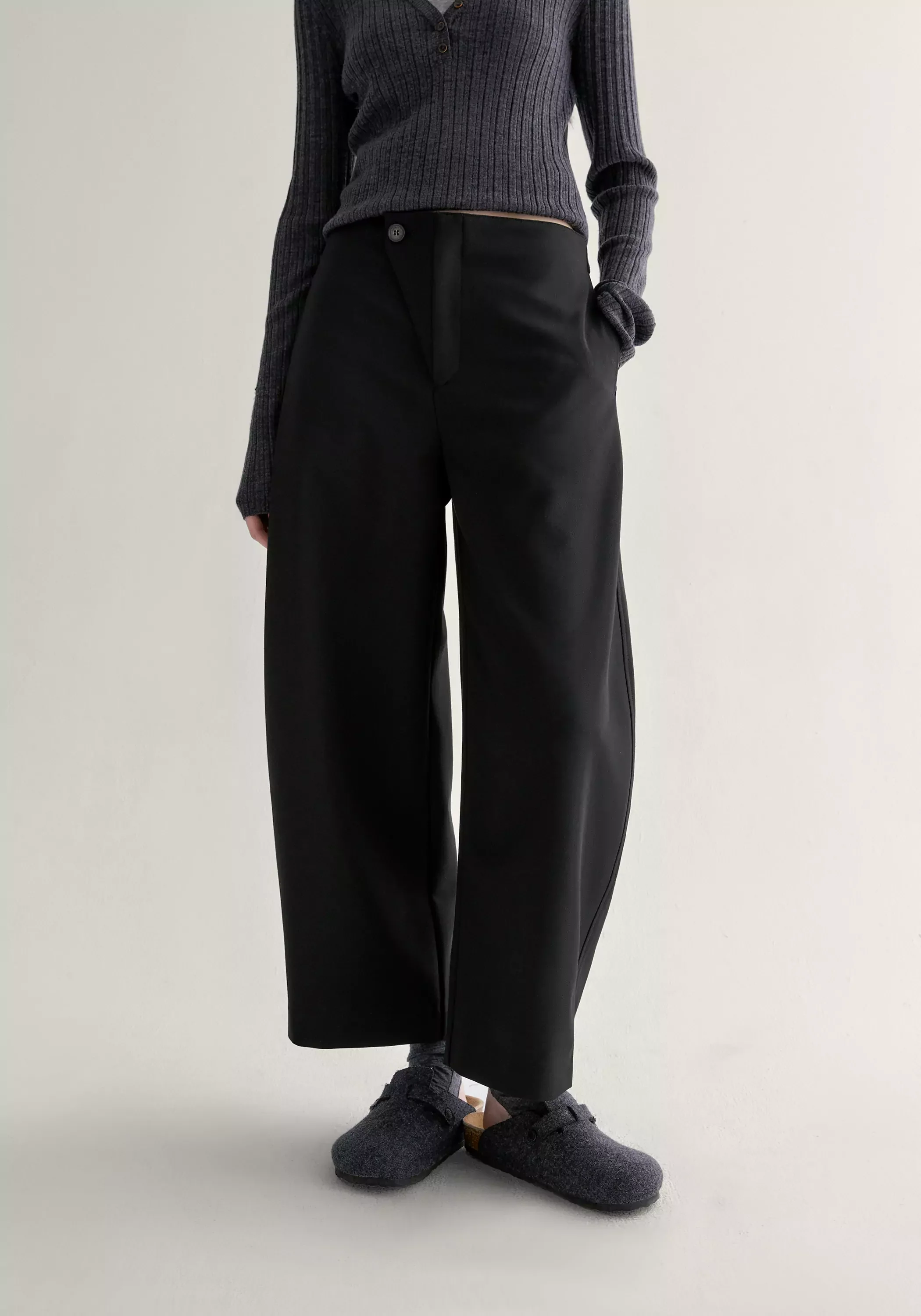 Asymmetric Cropped Pants - Image 19