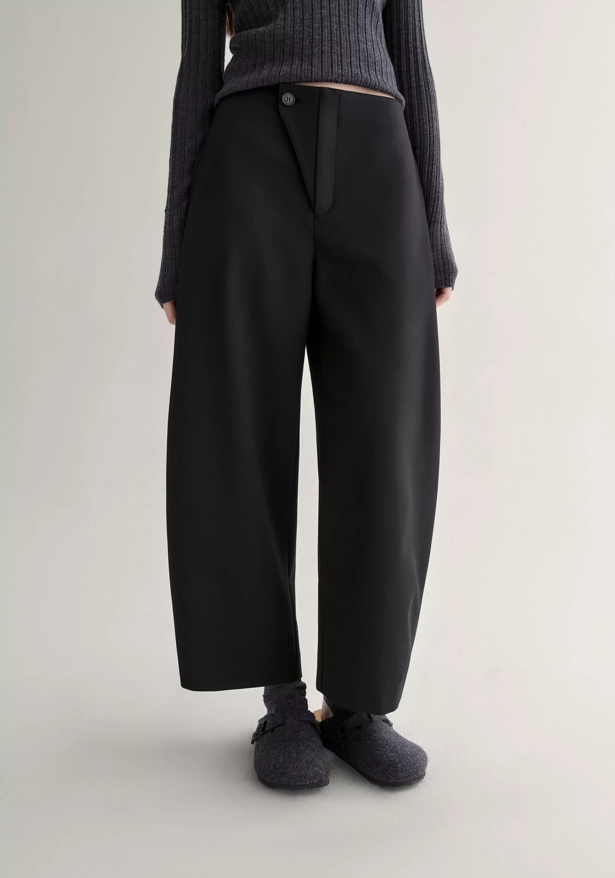 Asymmetric Cropped Pants - Image 20