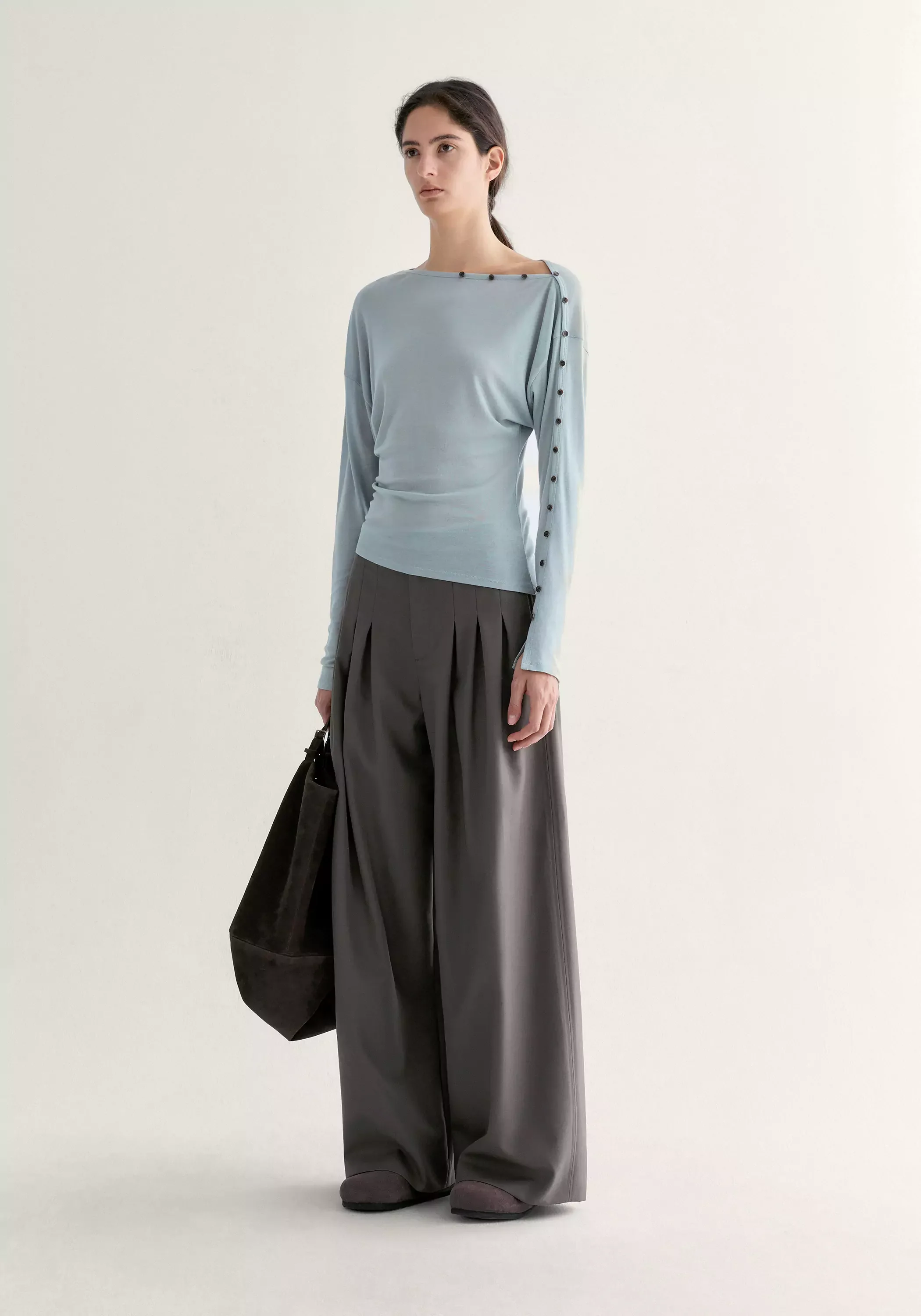 Pleated Wide-leg Wool Pants - Image 4