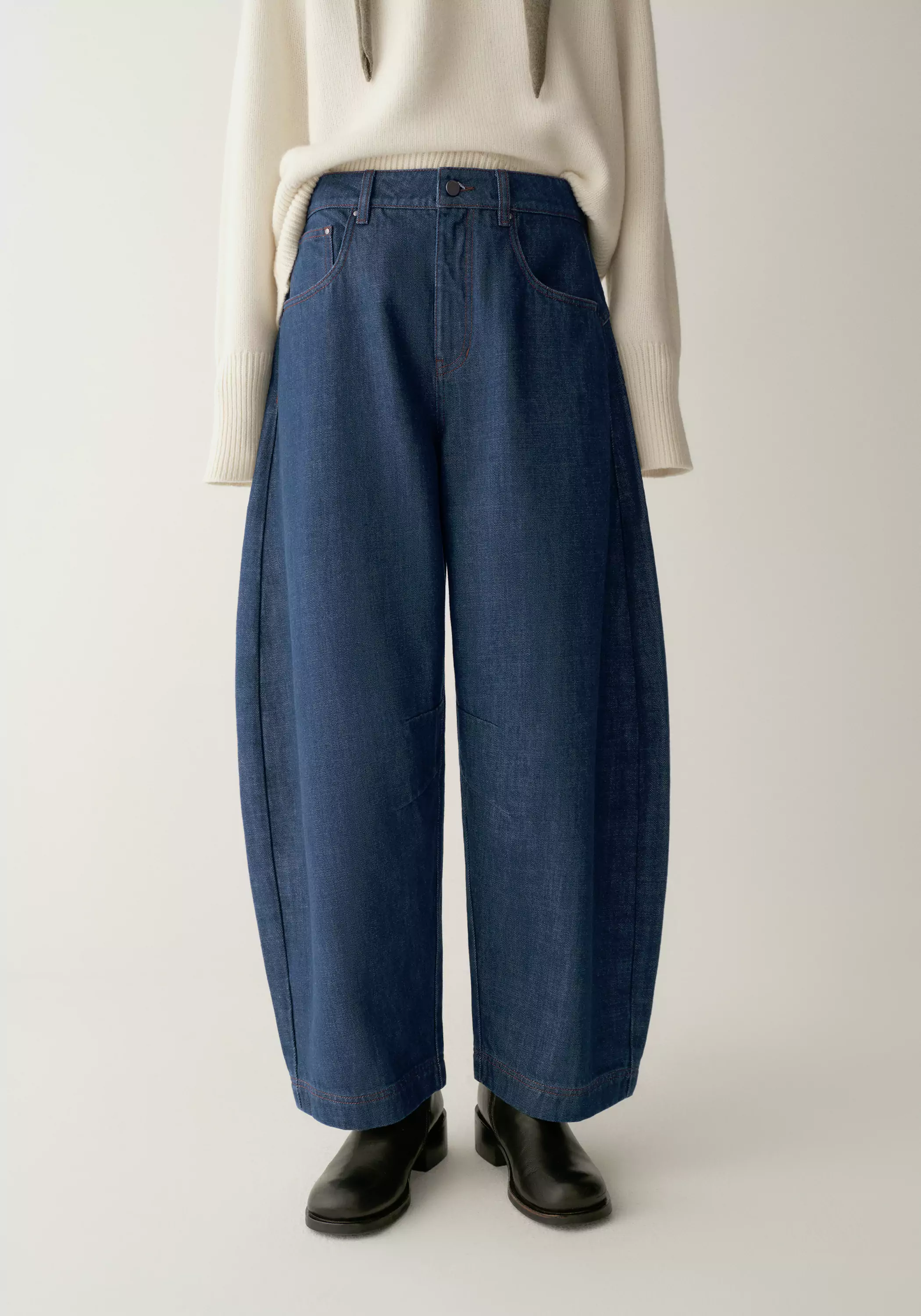 Cropped Baggy Jeans - Image 16