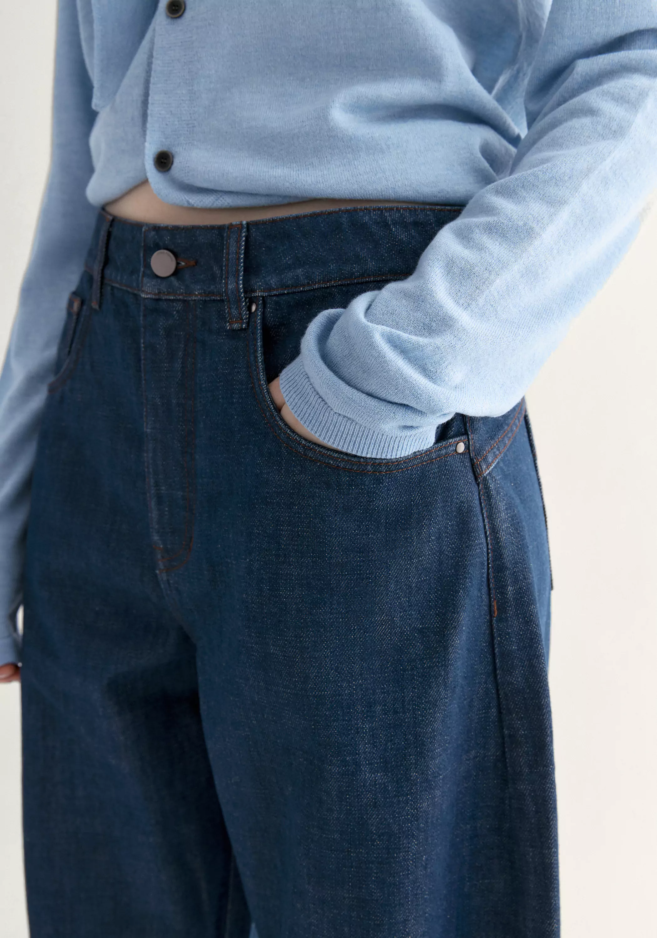 Cropped Baggy Jeans - Image 19