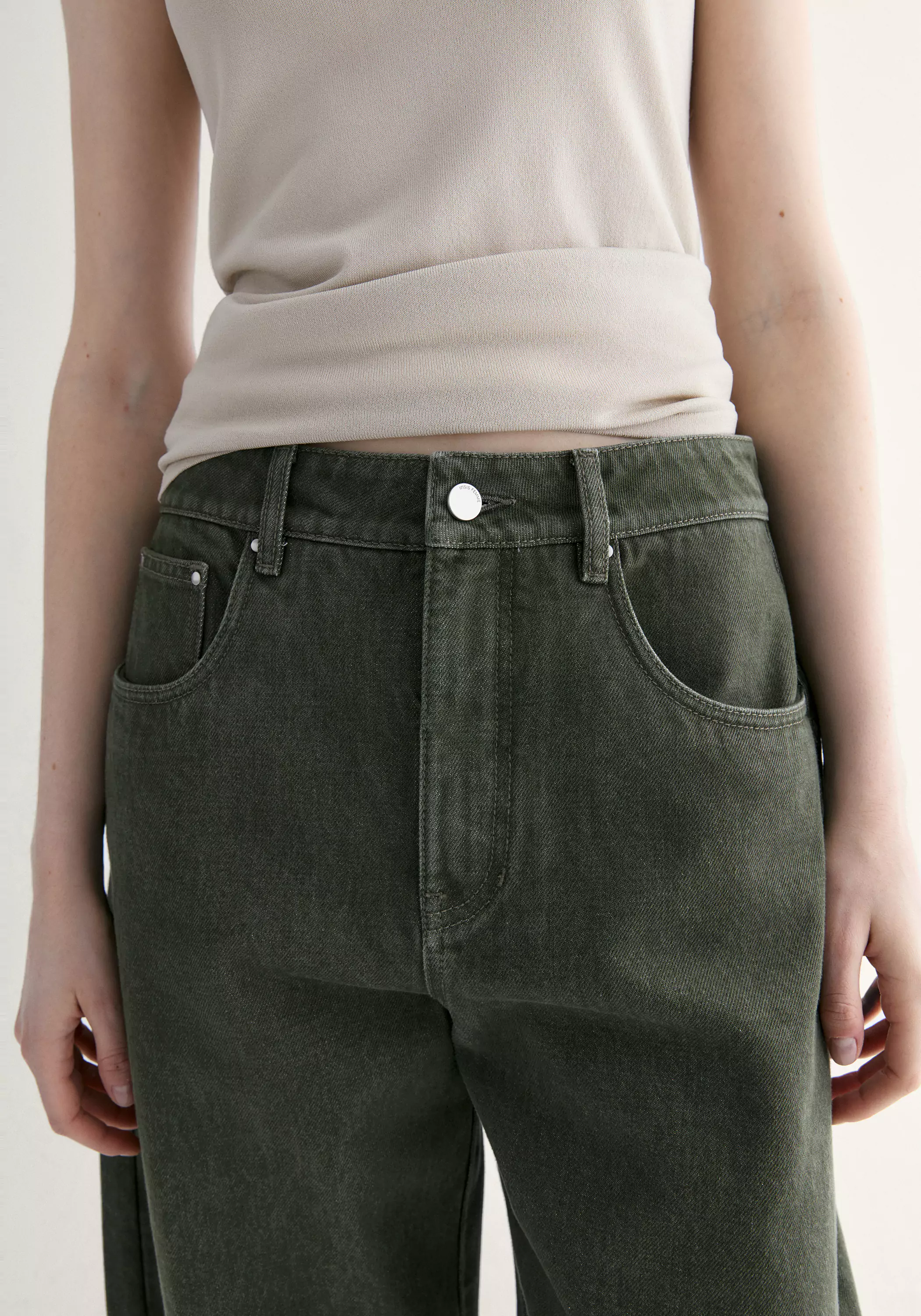 Cropped Baggy Jeans - Image 7