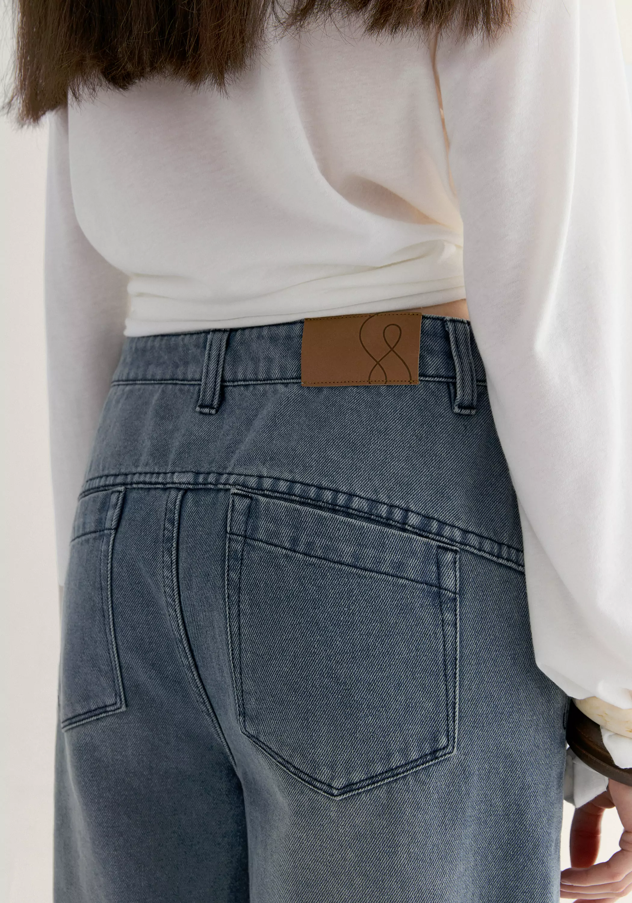 Low-rise Wide-leg Jeans - Image 11