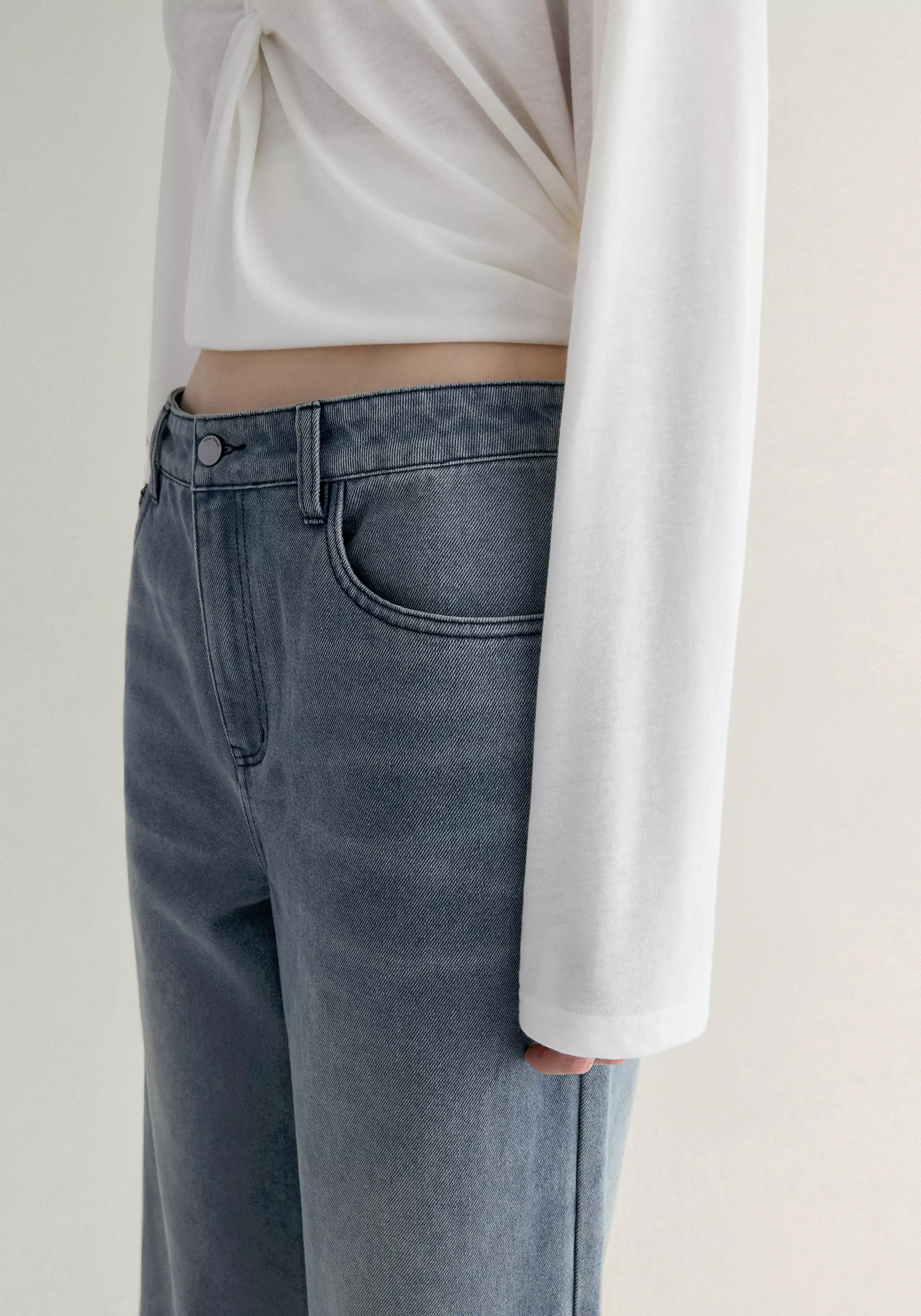 Low-rise Wide-leg Jeans - Image 9
