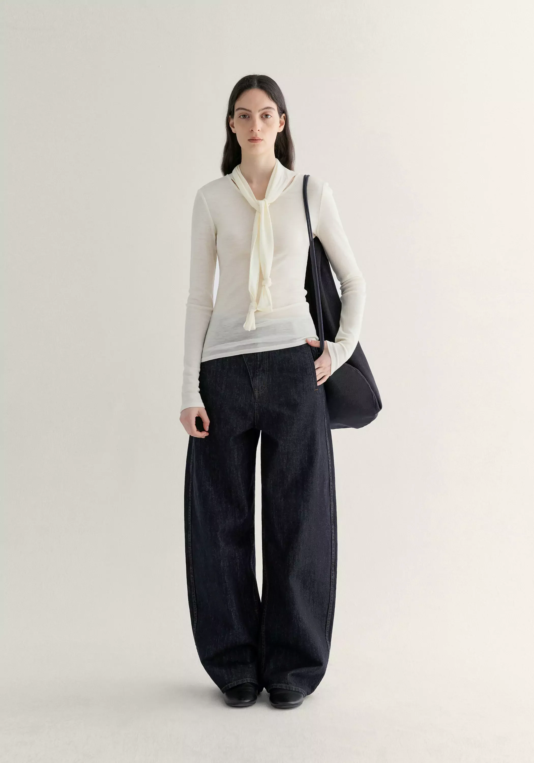 Asymmetric Curved Jeans