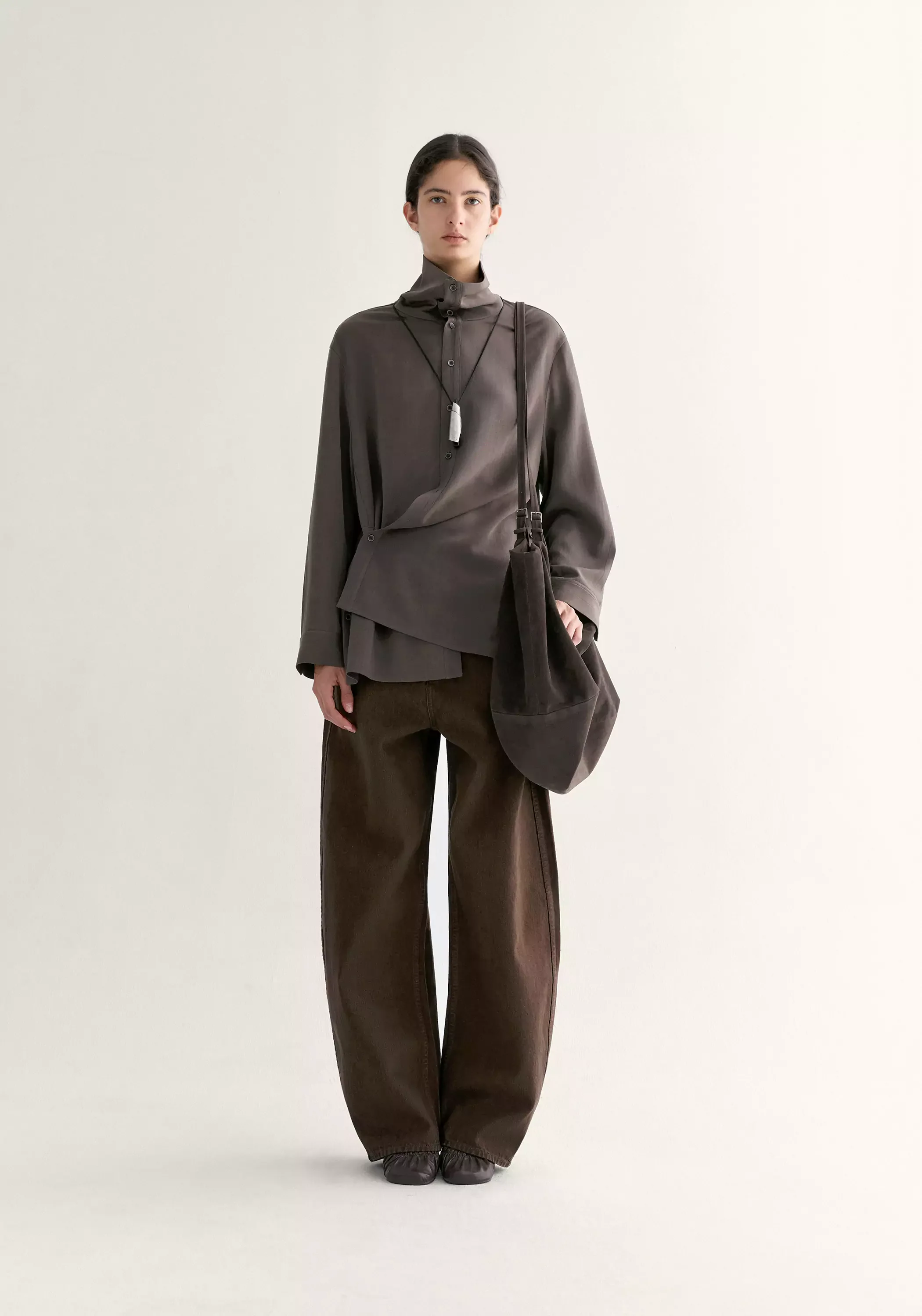 Asymmetric Curved Jeans - Image 15