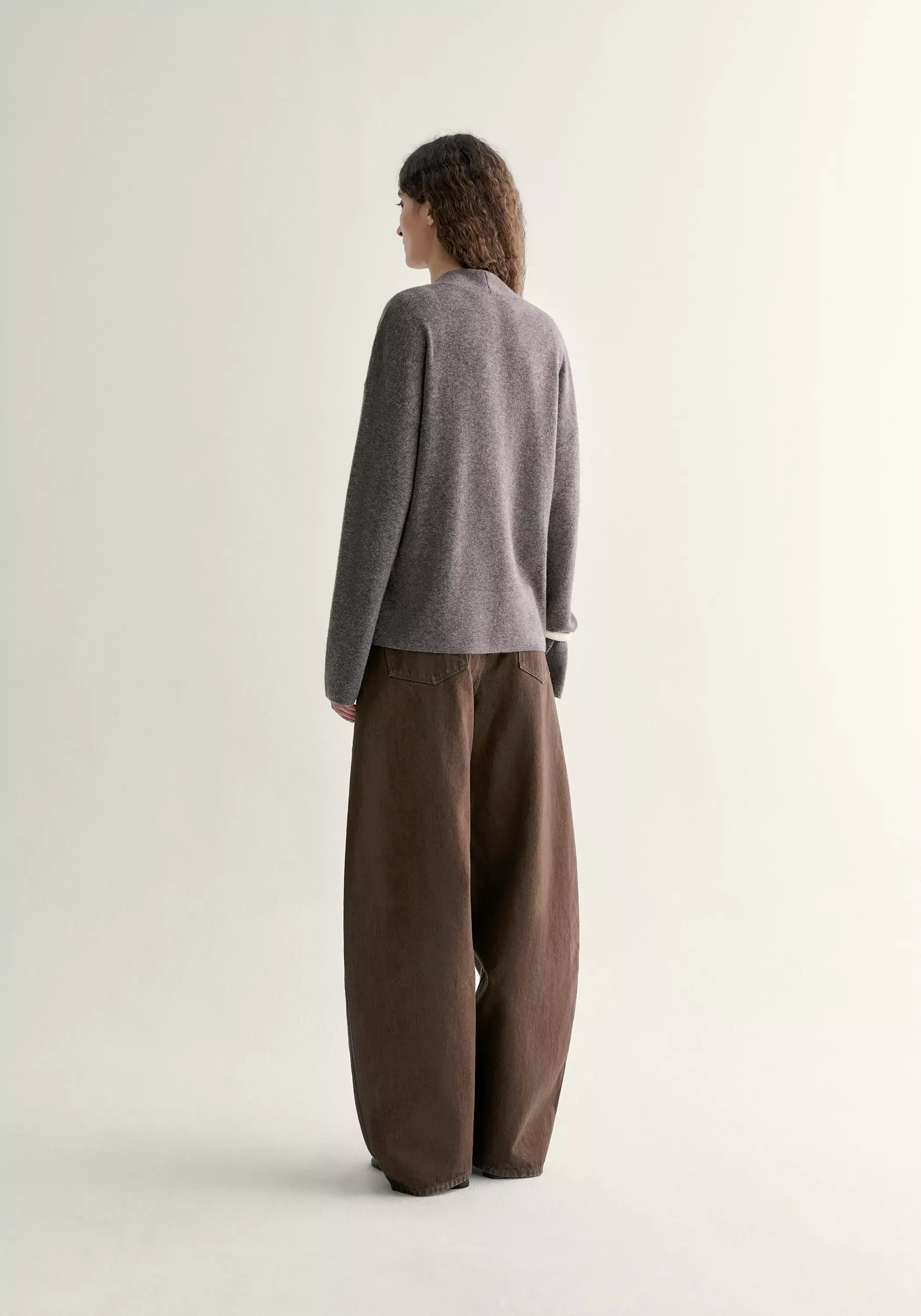 Asymmetric Curved Jeans - Image 16