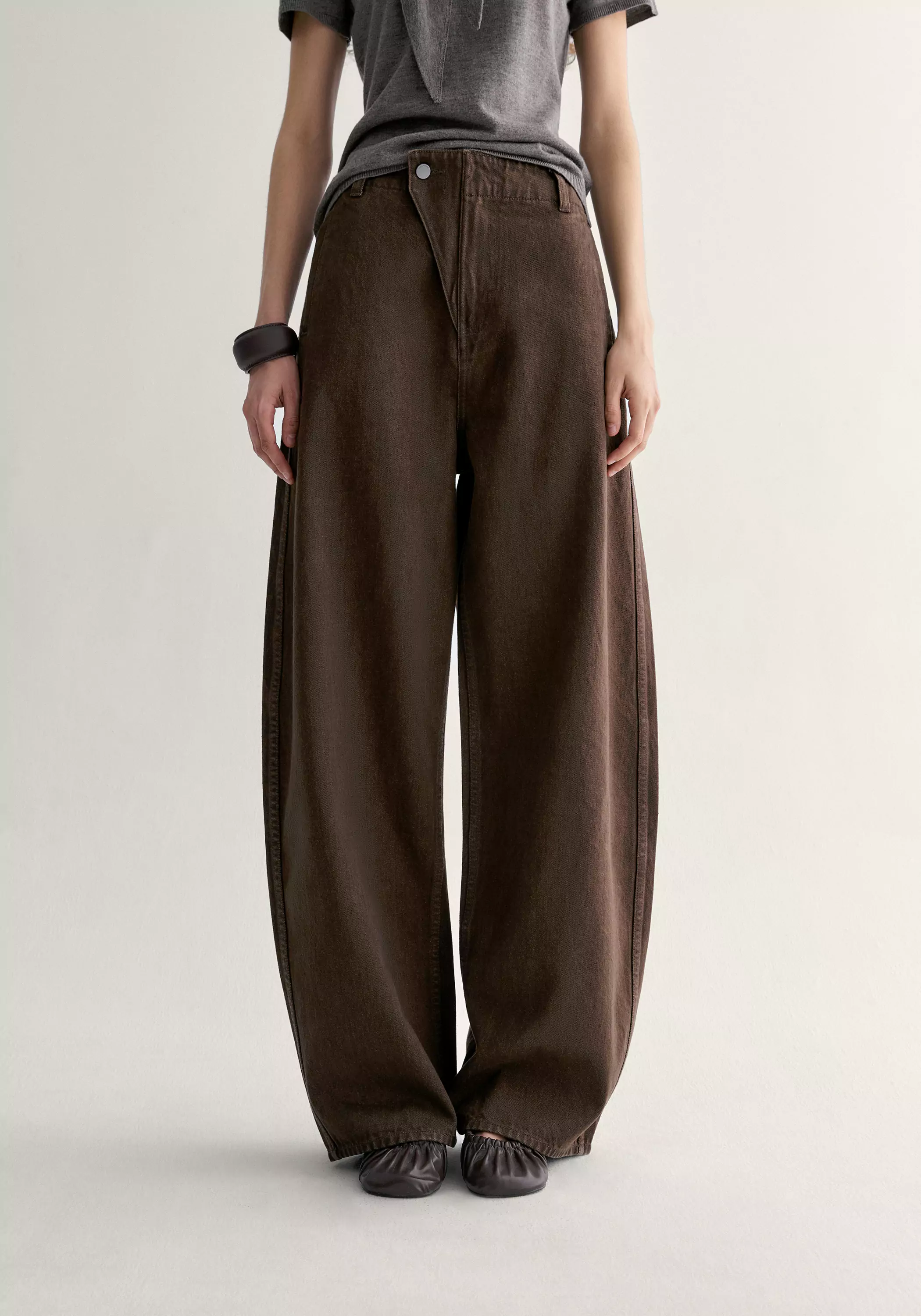 Asymmetric Curved Jeans - Image 18
