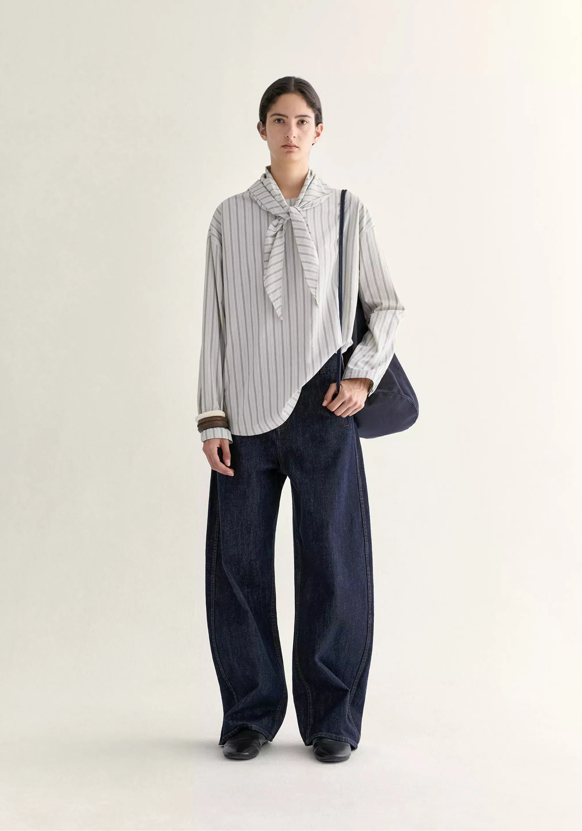 Asymmetric Curved Jeans - Image 2